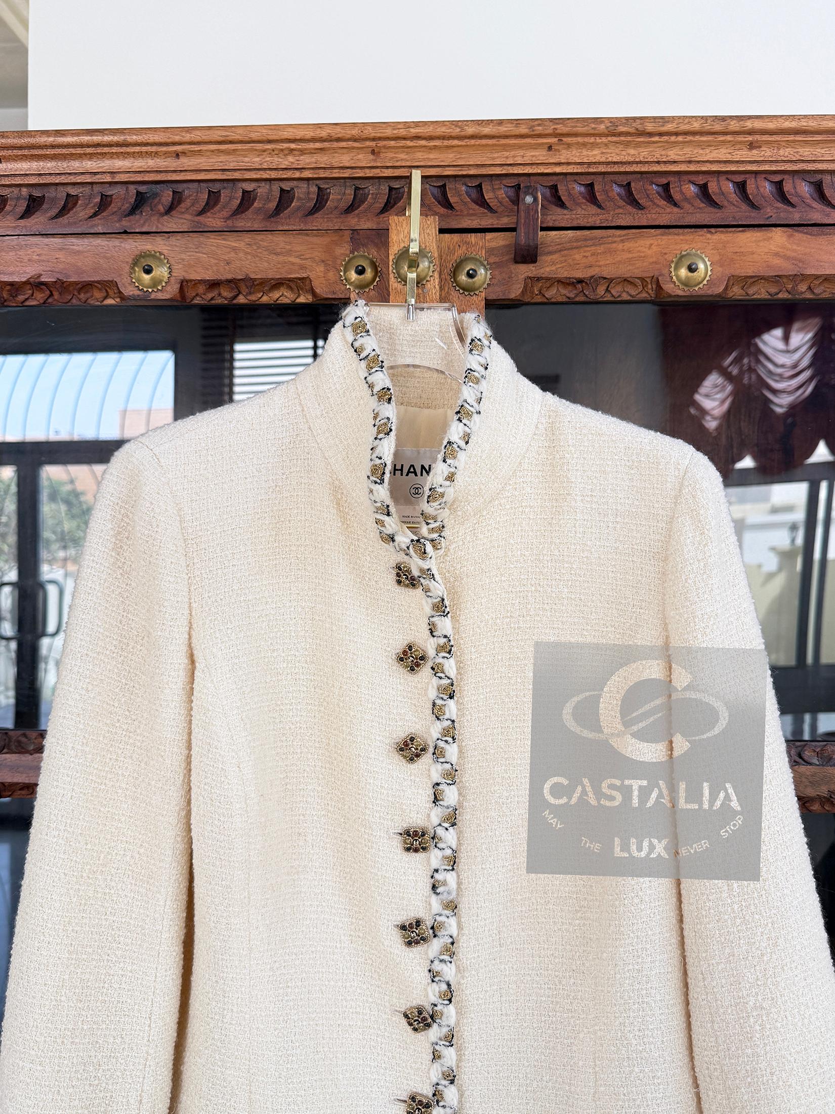 Chanel Paris / Byzance Opulent Gripoix Buttons Ecru Tweed Jacket 42 FR in vendita 6
