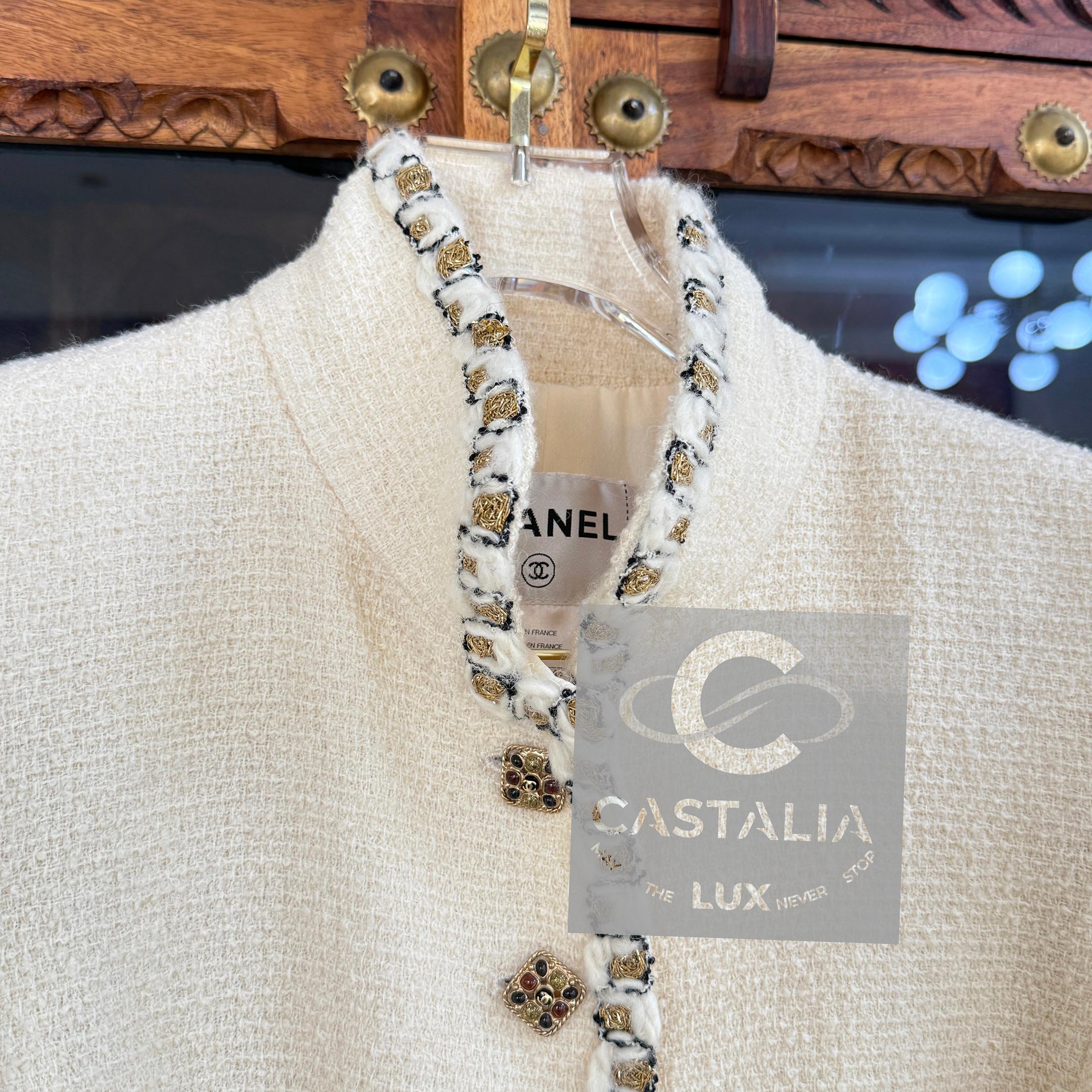 Chanel Paris / Byzance Opulent Gripoix Buttons Ecru Tweed Jacket 42 FR in vendita 7