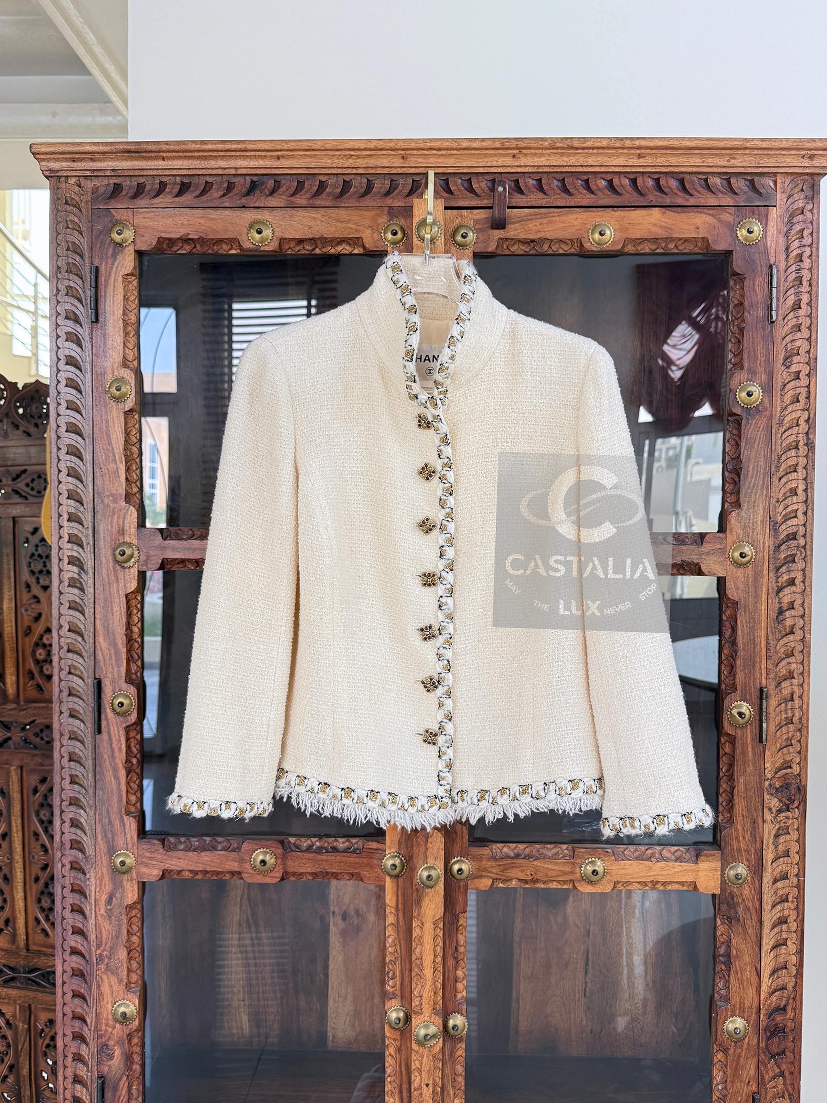 Chanel Paris / Byzance Opulent Gripoix Buttons Ecru Tweed Jacket 42 FR in vendita 10