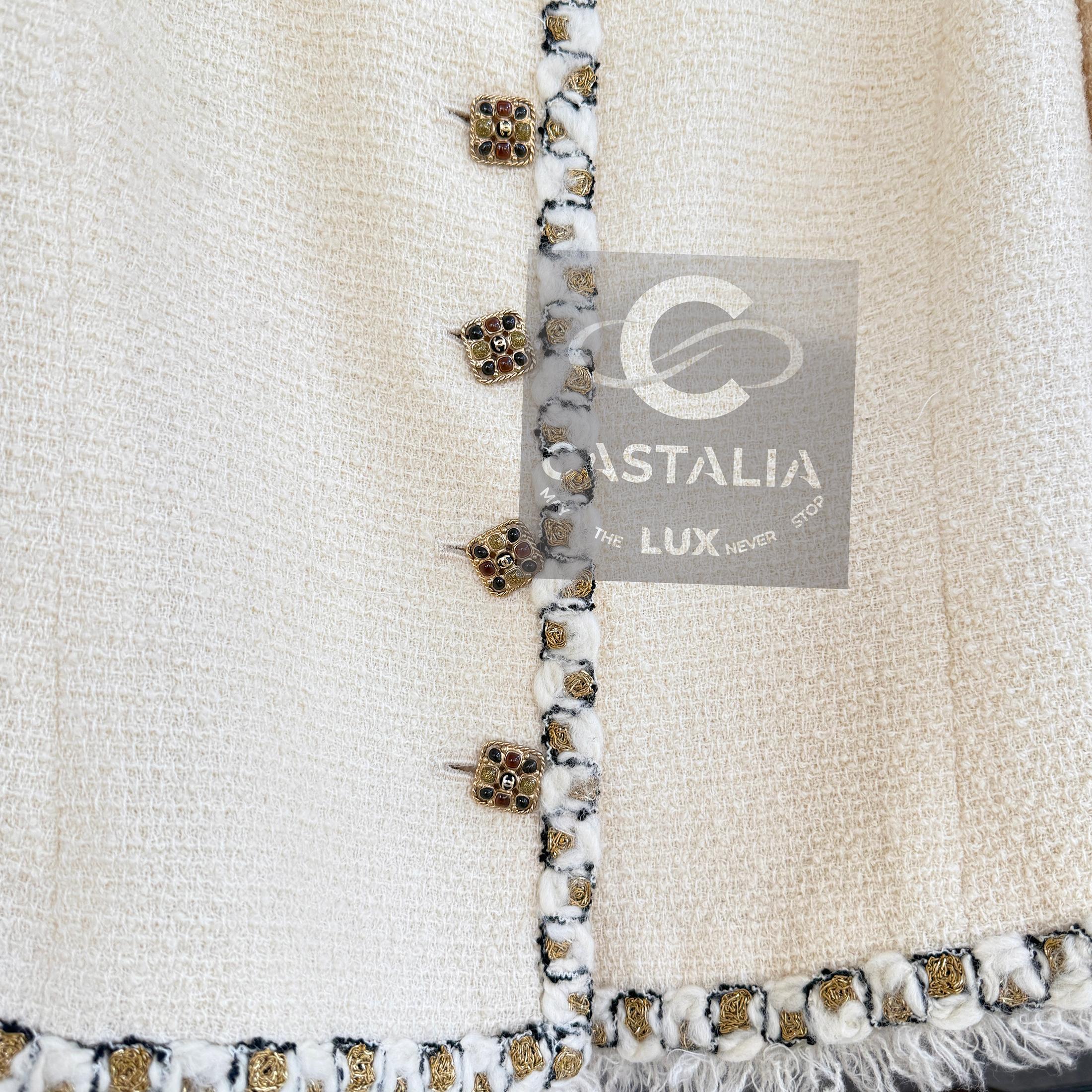 Chanel Paris / Byzance Opulent Gripoix Buttons Ecru Tweed Jacket 42 FR in vendita 11