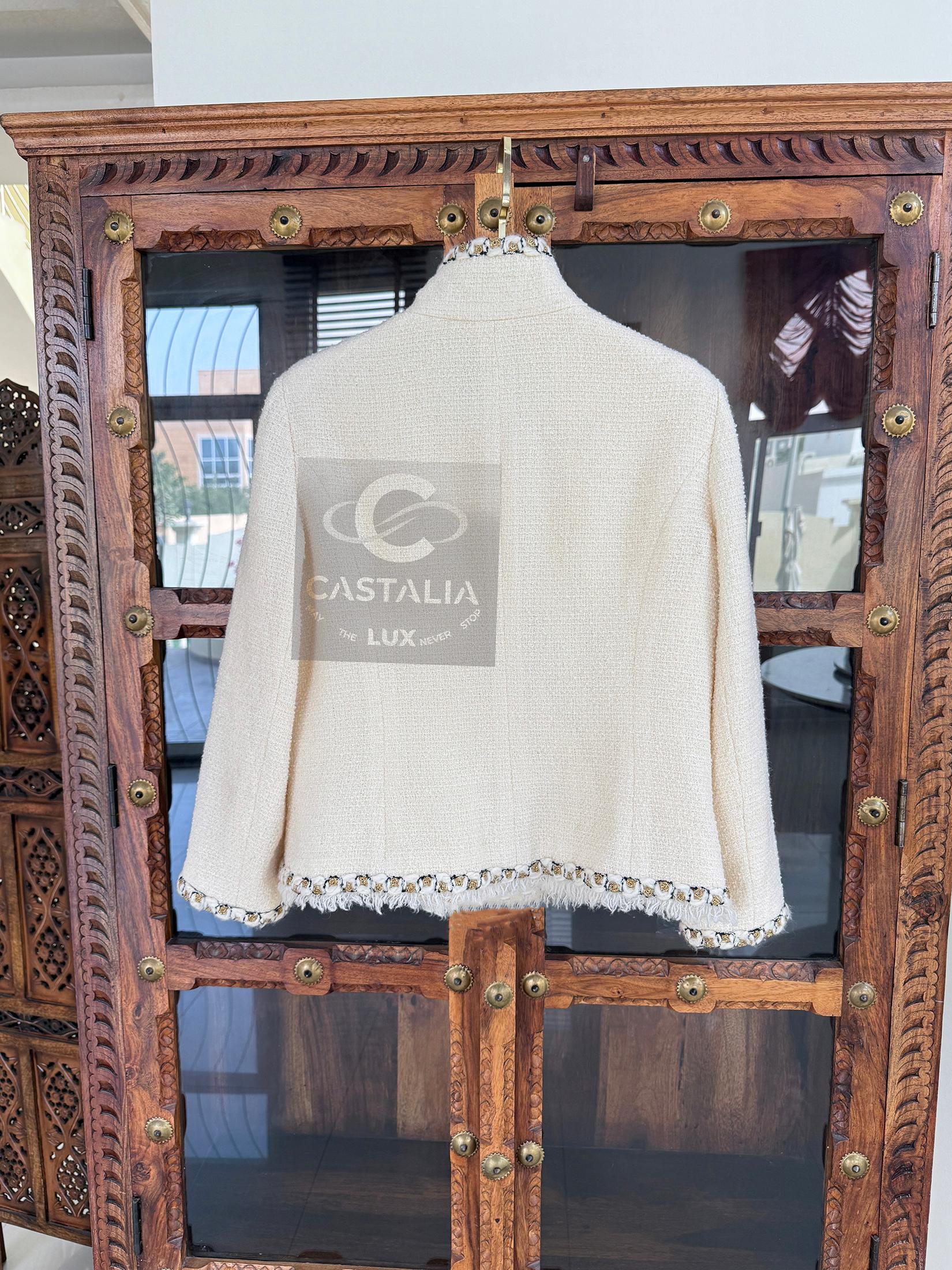 Chanel Paris / Byzance Opulent Gripoix Buttons Ecru Tweed Jacket 42 FR in vendita 15