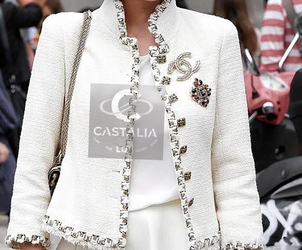 Chanel Paris / Byzance Opulent Gripoix Buttons Ecru Tweed Jacket 42 FR in vendita 2