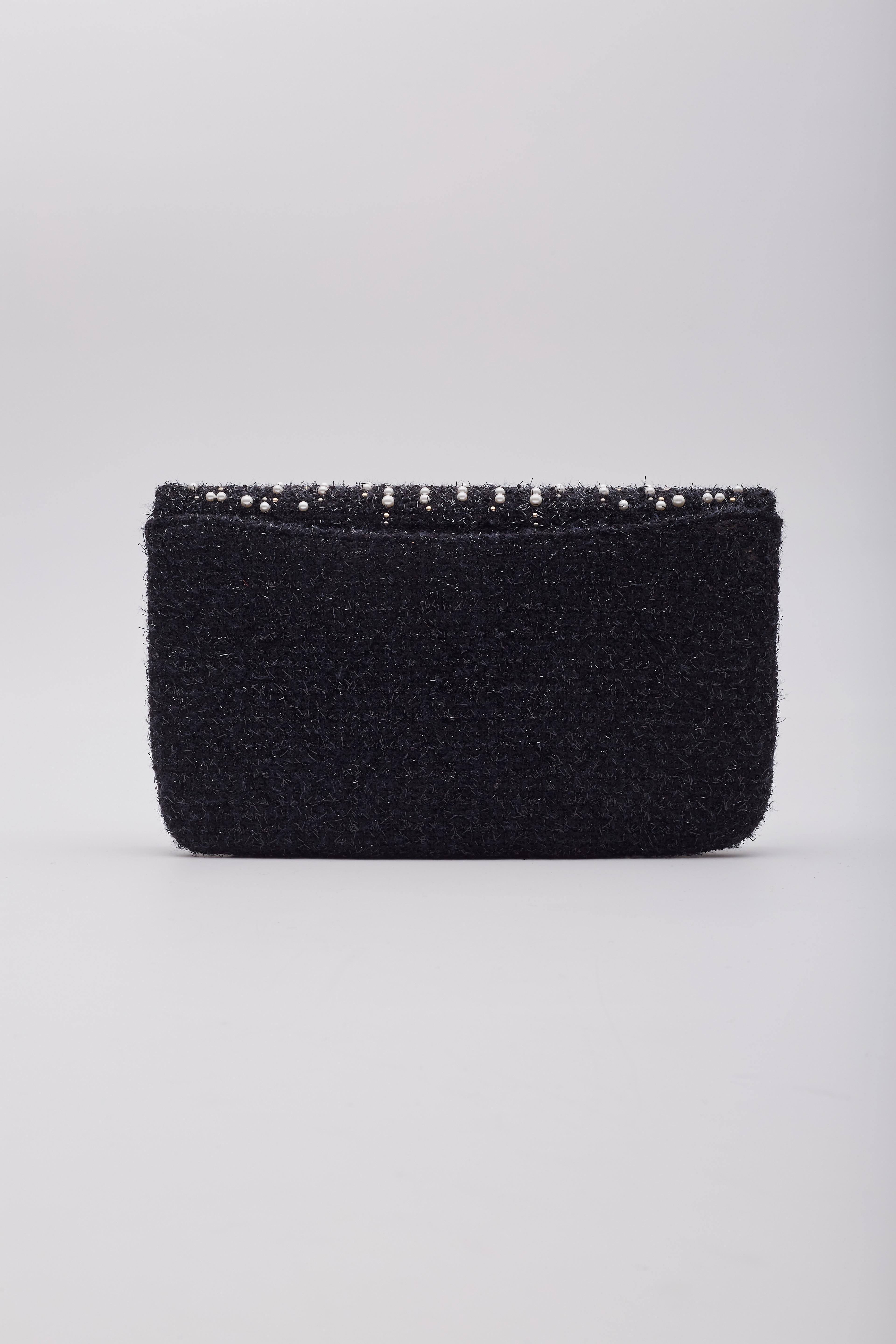Chanel Paris Cosmopolite Pearl Fantasy Tweed Flap Clutch Bag For Sale 3