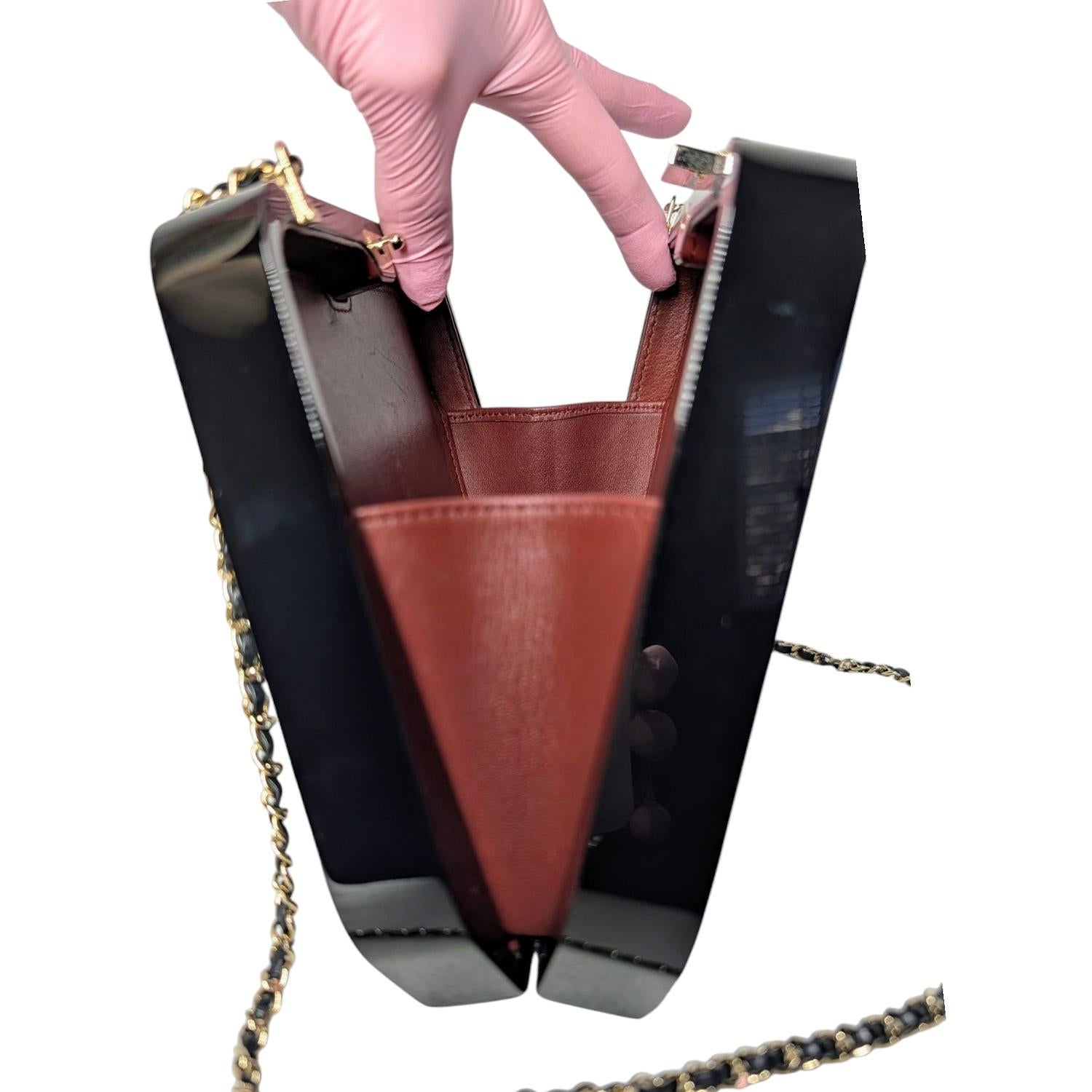 Borsa Chanel Paris-Cosmopolite Runway Crystal Crossbody in vendita 1