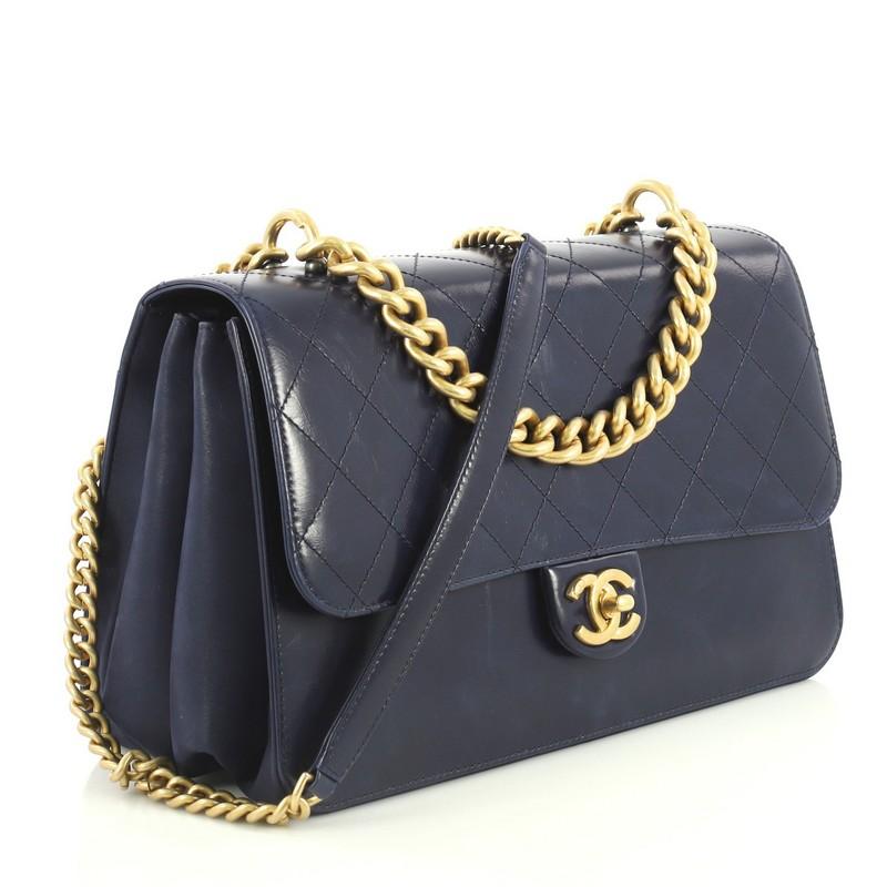 Chanel cosmopolite flap bag top