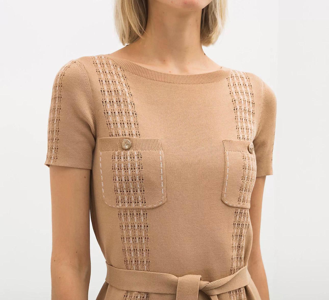 Beige Chanel Paris / Cuba CC Buttons Abito beige con cintura