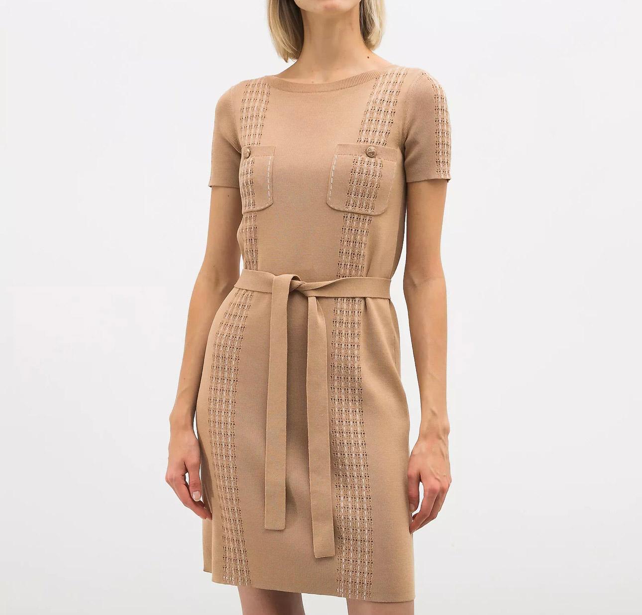 Chanel Paris / Cuba CC Buttons Abito beige con cintura In condizioni ottime a Dubai, AE