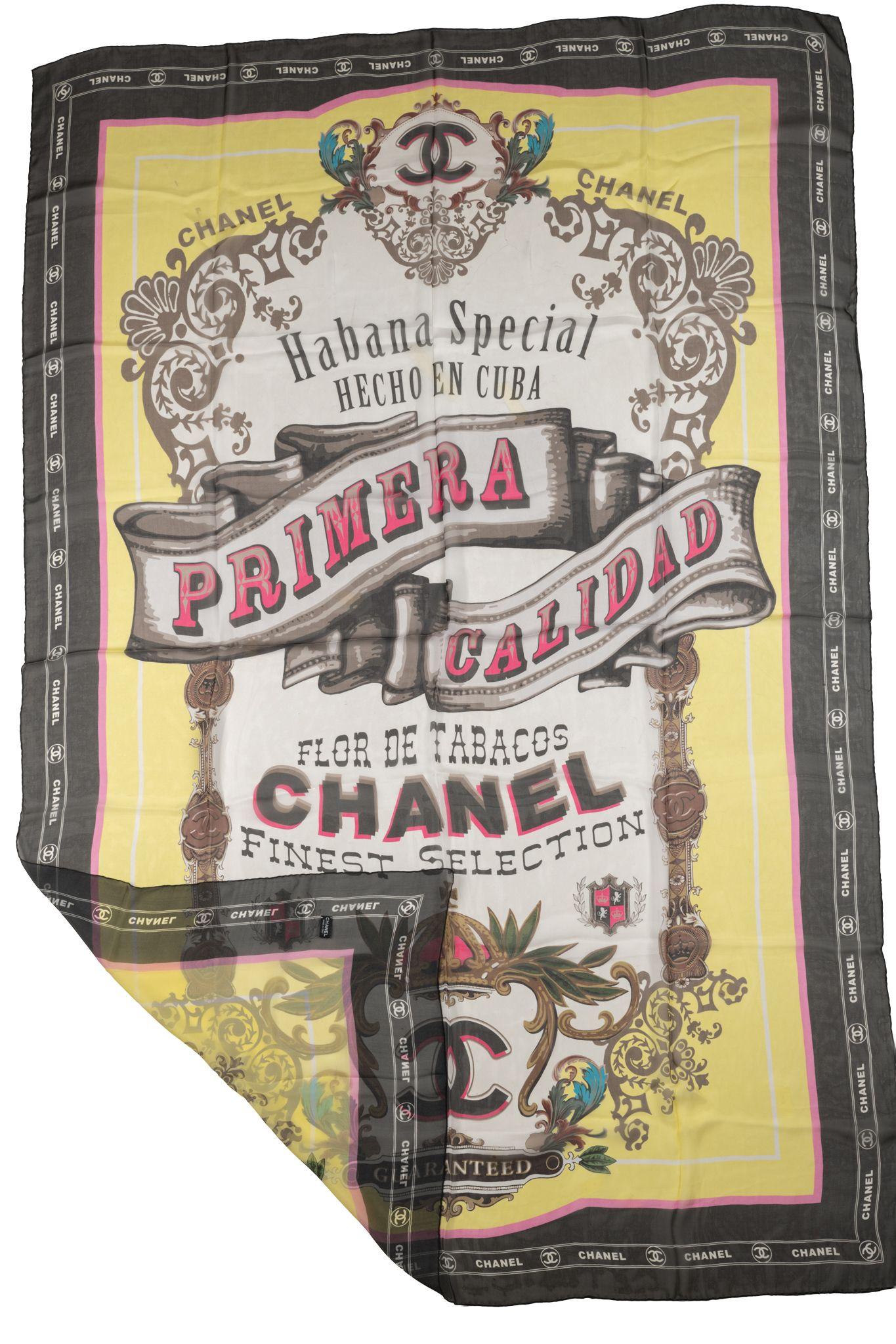 Questa sciarpa di seta Chanel 