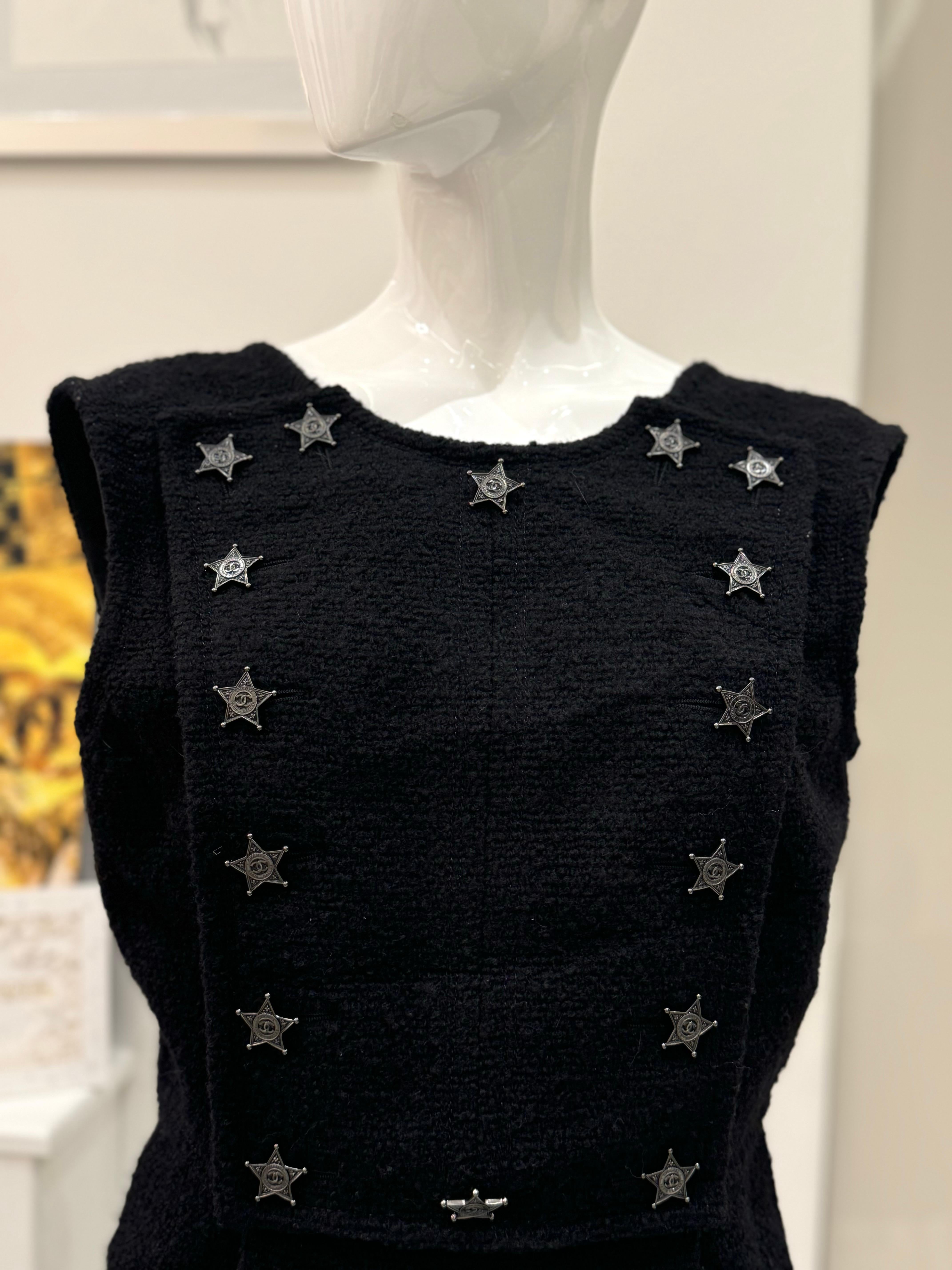 Robe sheriff stars Chanel Paris Dallas collection 2014 Excellent état - En vente à PARIS, FR