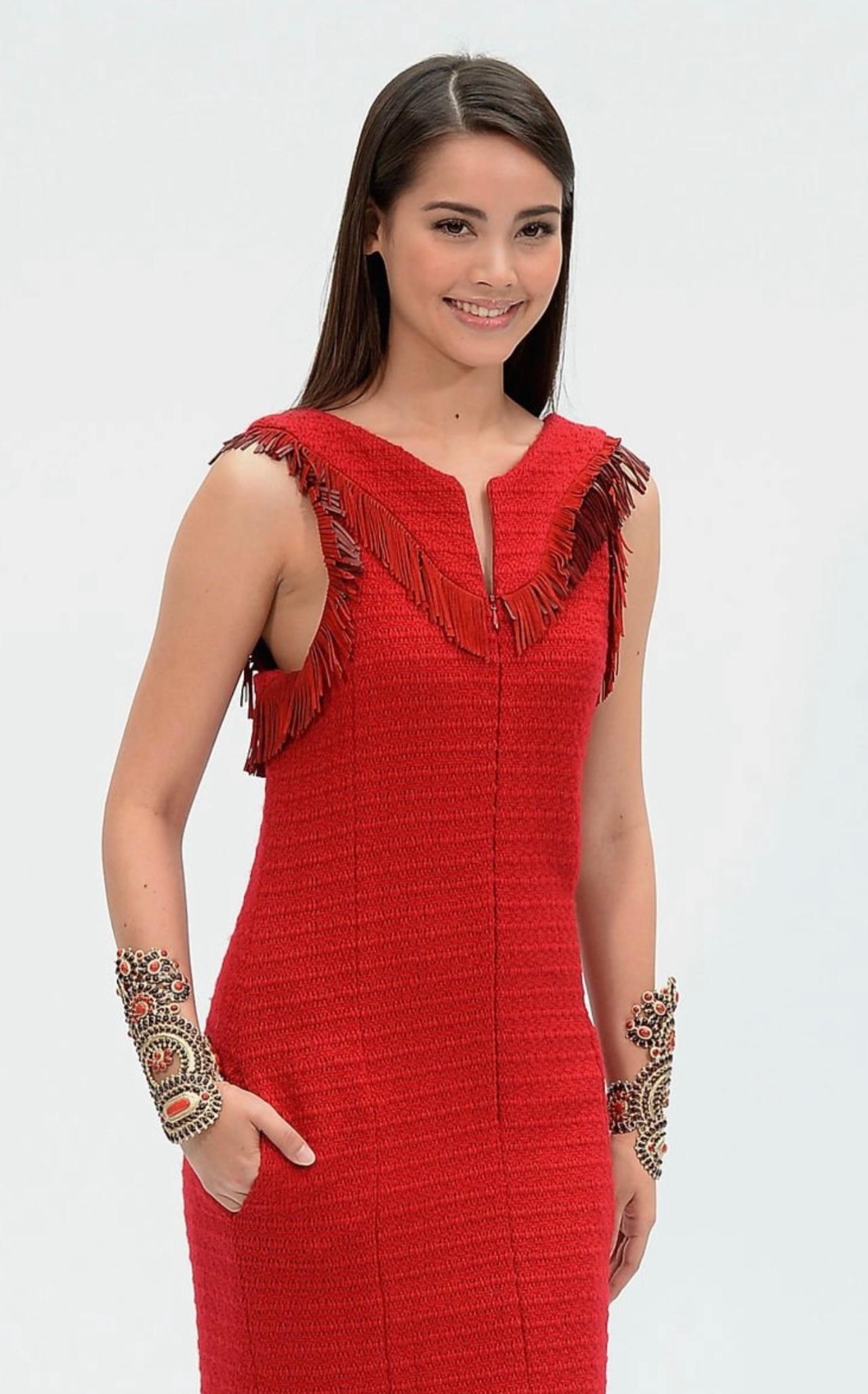 Rare Chanel runway métiers d’art pre fall 2014 Paris Dallas red tweed dress leather fringe details, star zipper, excellent condition it fits up to US 4