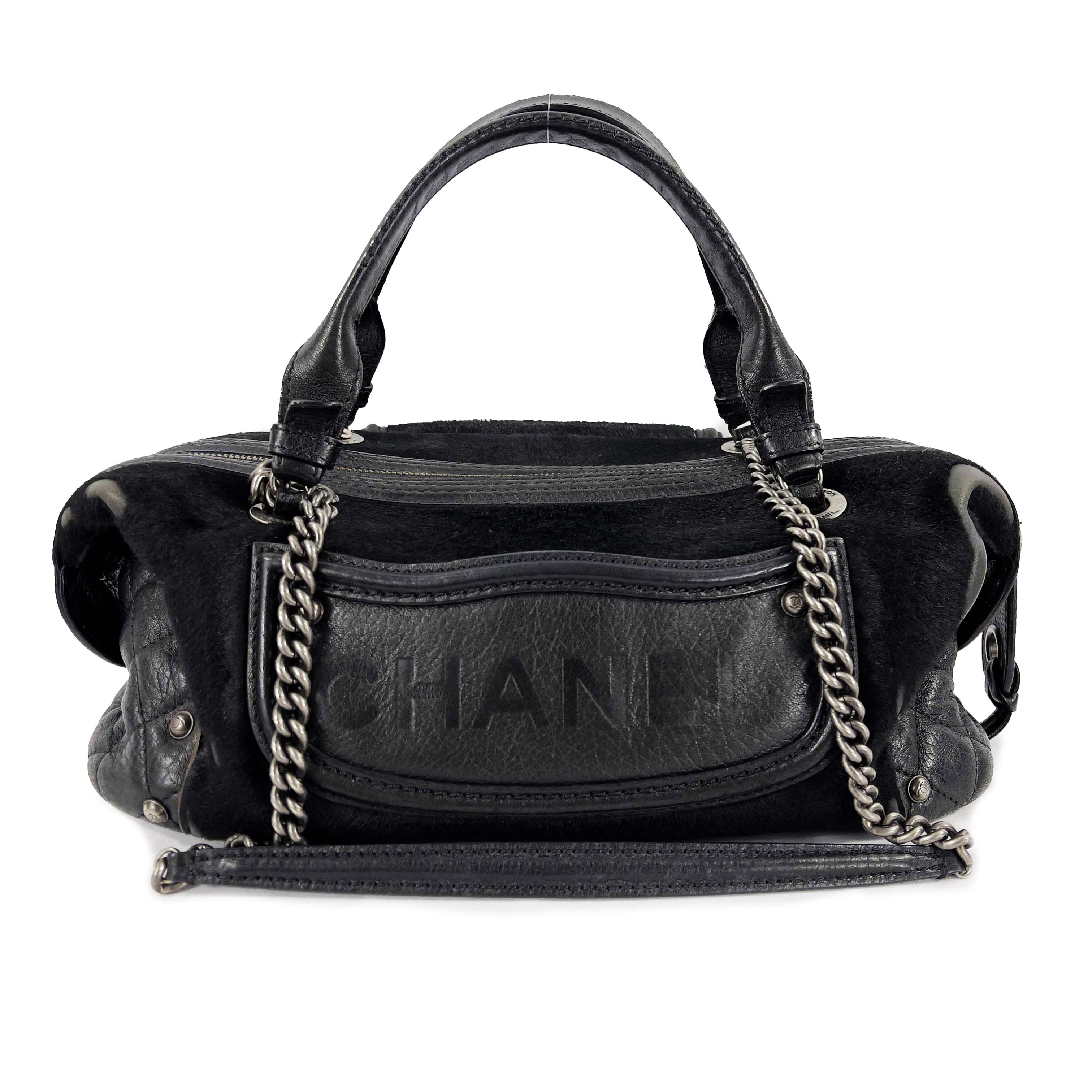 CHANEL- 14A Paris Dallas Calfskin PonyHair Fringe Bowling - Shoulder bag

Description

* Pre-Fall 2014 Collection.
* Part of Chanel's yearly 'Metier D'Art' routine, meaning literally 'Art'. The inspiration is drawn from the city Dallas and Mixed