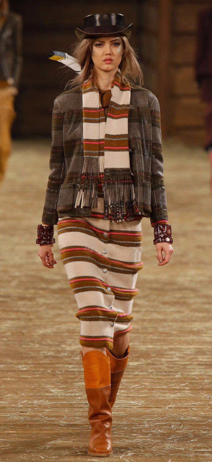 Superbe veste Chanel en cachemire noir anthracite avec revêtement effet 