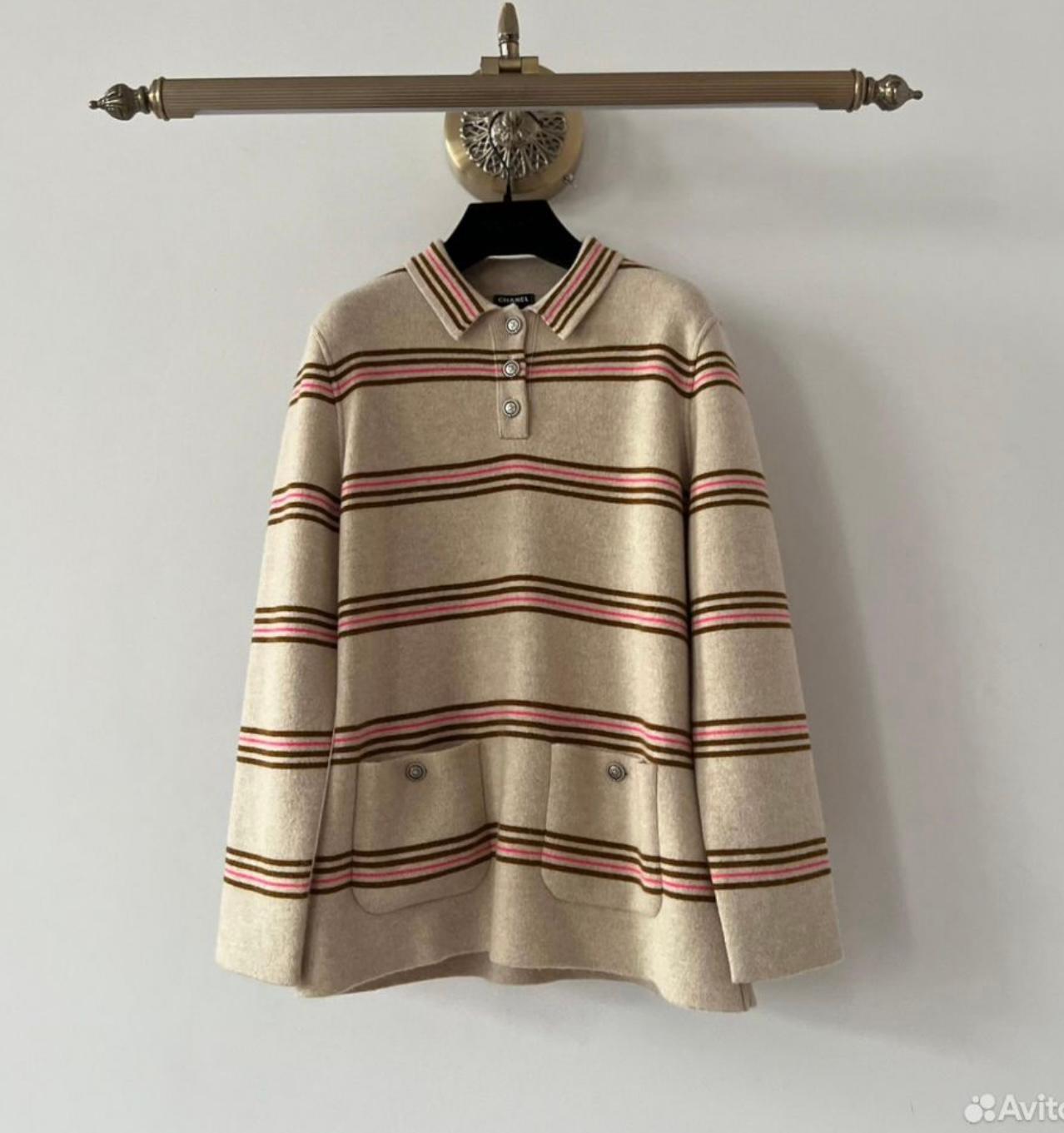 Chanel Paris / Dallas Runway Maglia in cashmere 40 FR In condizioni Nuovo in vendita a Dubai, AE