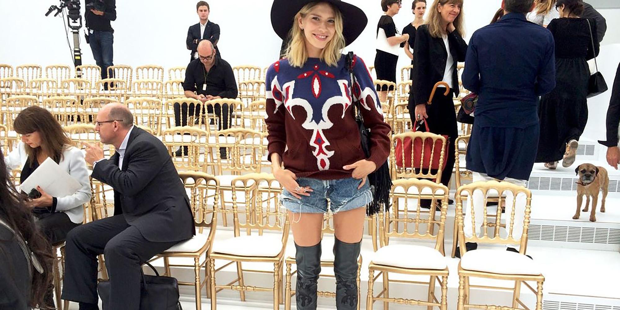 Famous Chanel cashmere jumper from Runway of Paris / DALLAS Collection ~ metiers d'Art by Maestro Lagerfeld
- AS seen on many celebs!
- CC logo Star charm at waist
- comsposition 100% cashmere 
Size mark 38 FR. Condition is pristine, no signs of wear