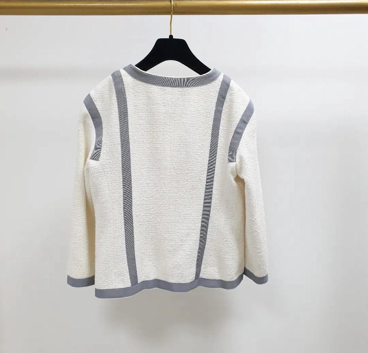 Chanel Paris Dallas White Gray Tweed Jacket Blazer In Good Condition In Krakow, PL