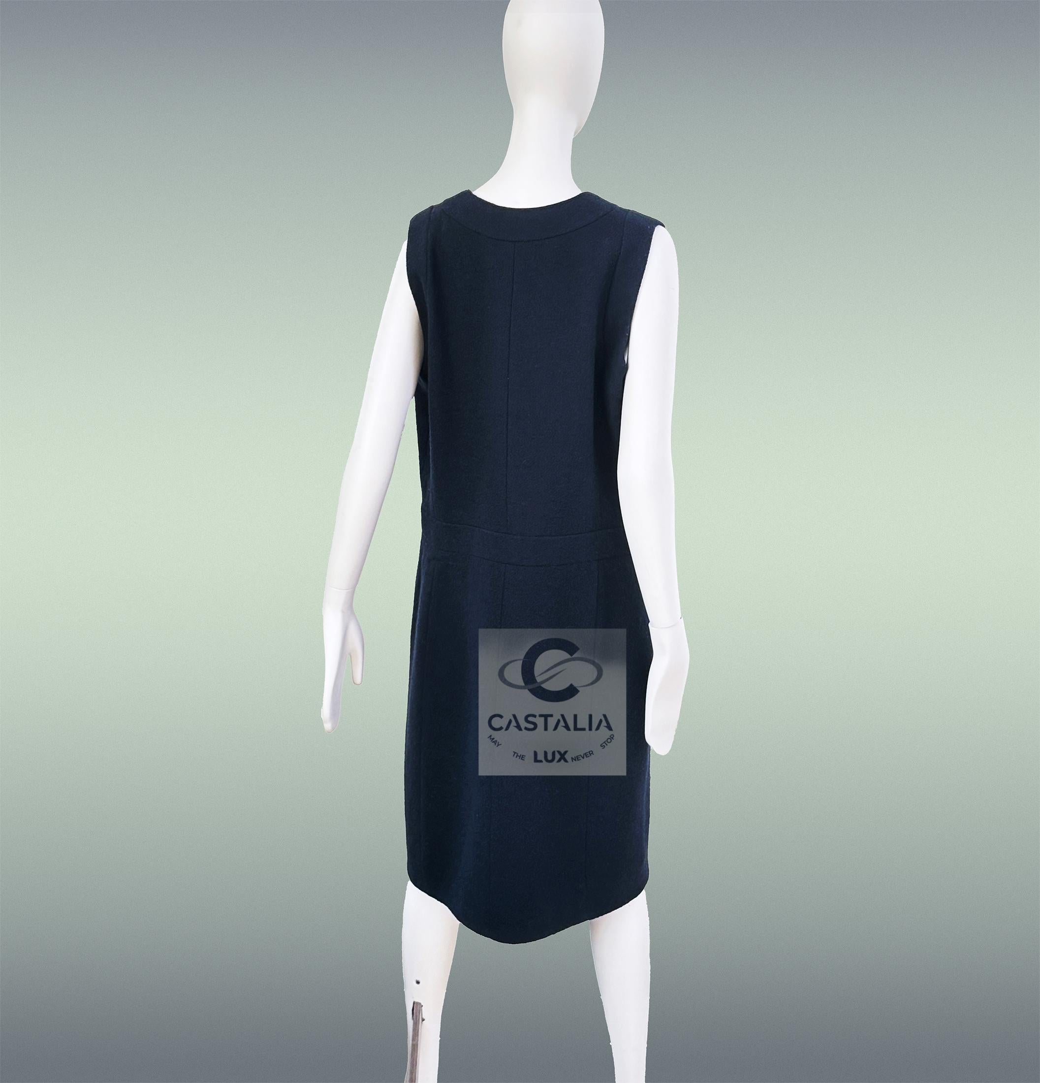 CHANEL Paris / Dubai CC Gripoix Knöpfe Tweed Jacke Kleid 46 FR im Angebot 6