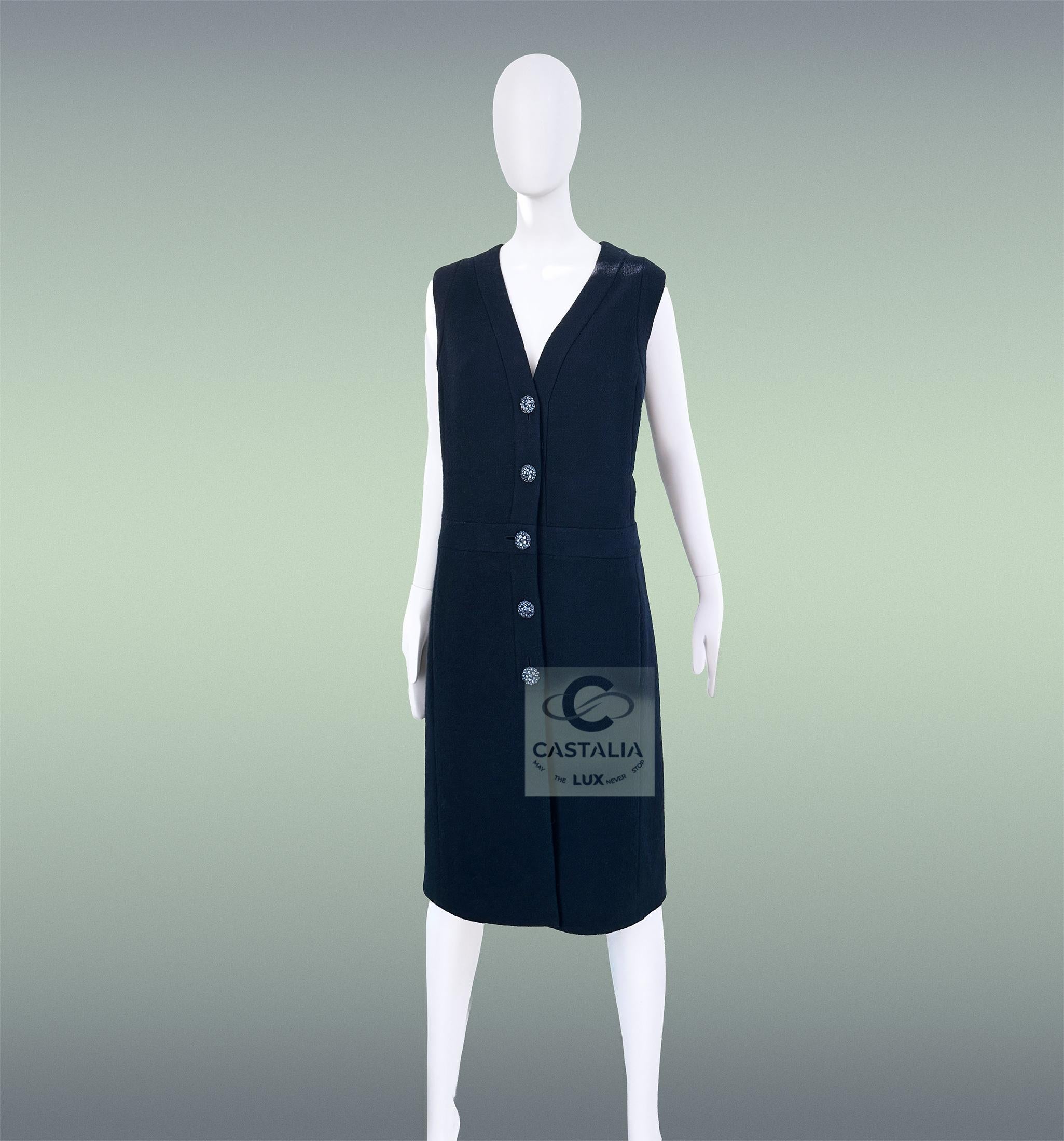 CHANEL Paris / Dubai CC Gripoix Knöpfe Tweed Jacke Kleid 46 FR im Angebot 5