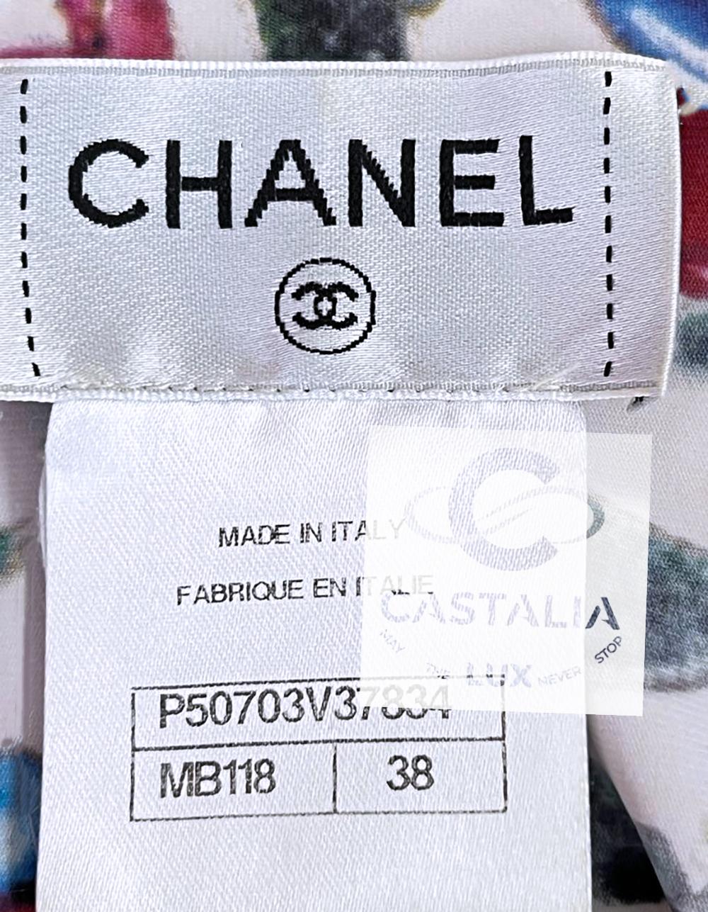 Chanel Paris / Dubai CC Logo Kaleidoscopic T-Shirt 38 FR en vente 6