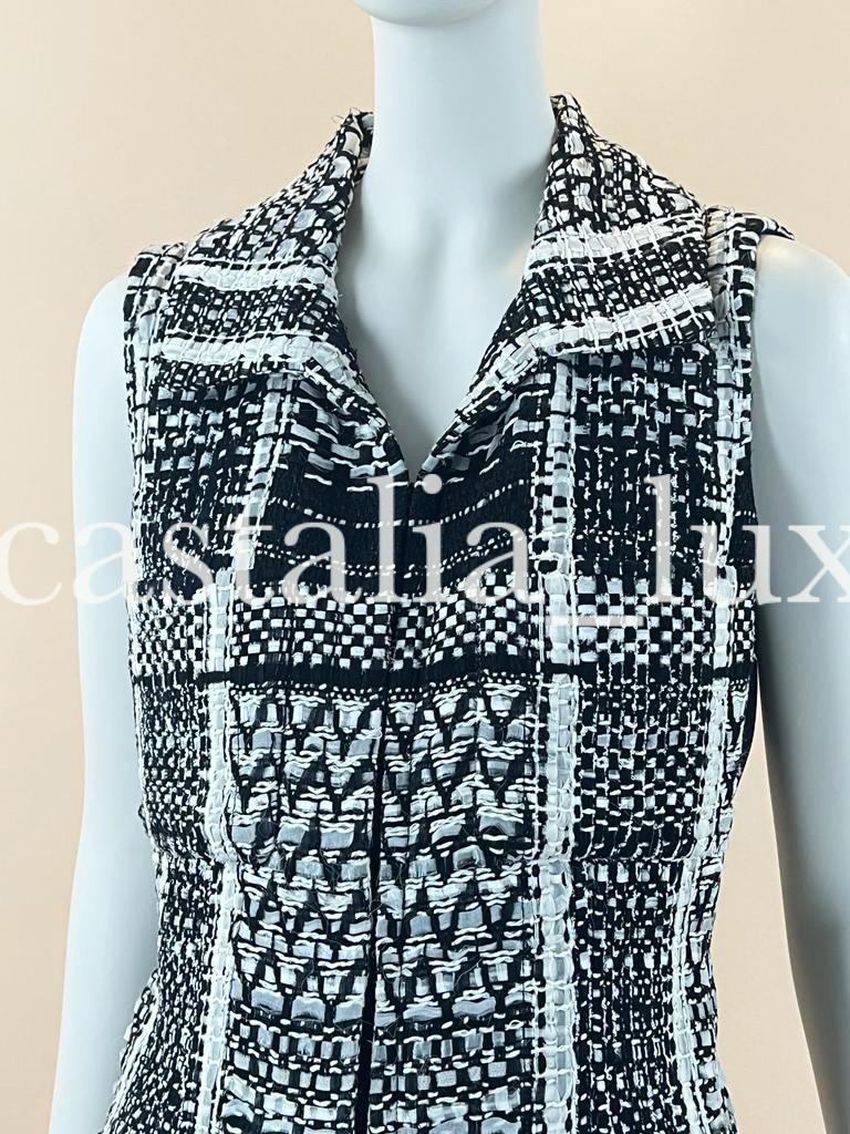 Women's or Men's Chanel Paris / Dubai Ribbon Tweed Vest For Sale