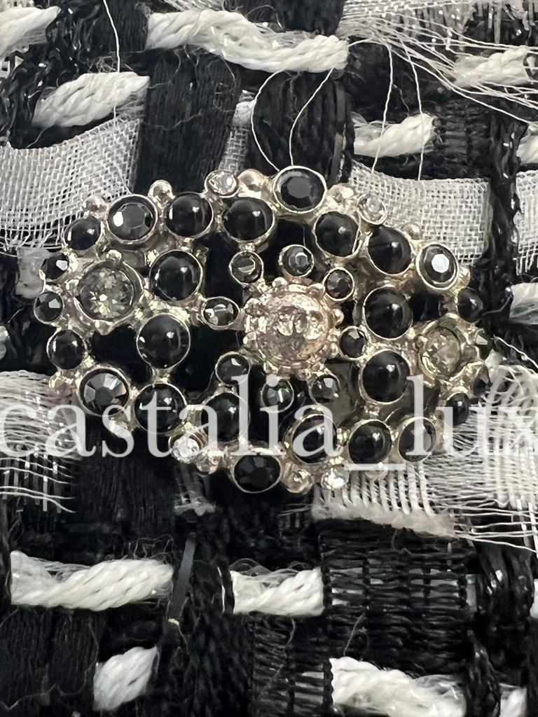 Chanel Paris / Dubai Ribbon Tweed Vest For Sale 2