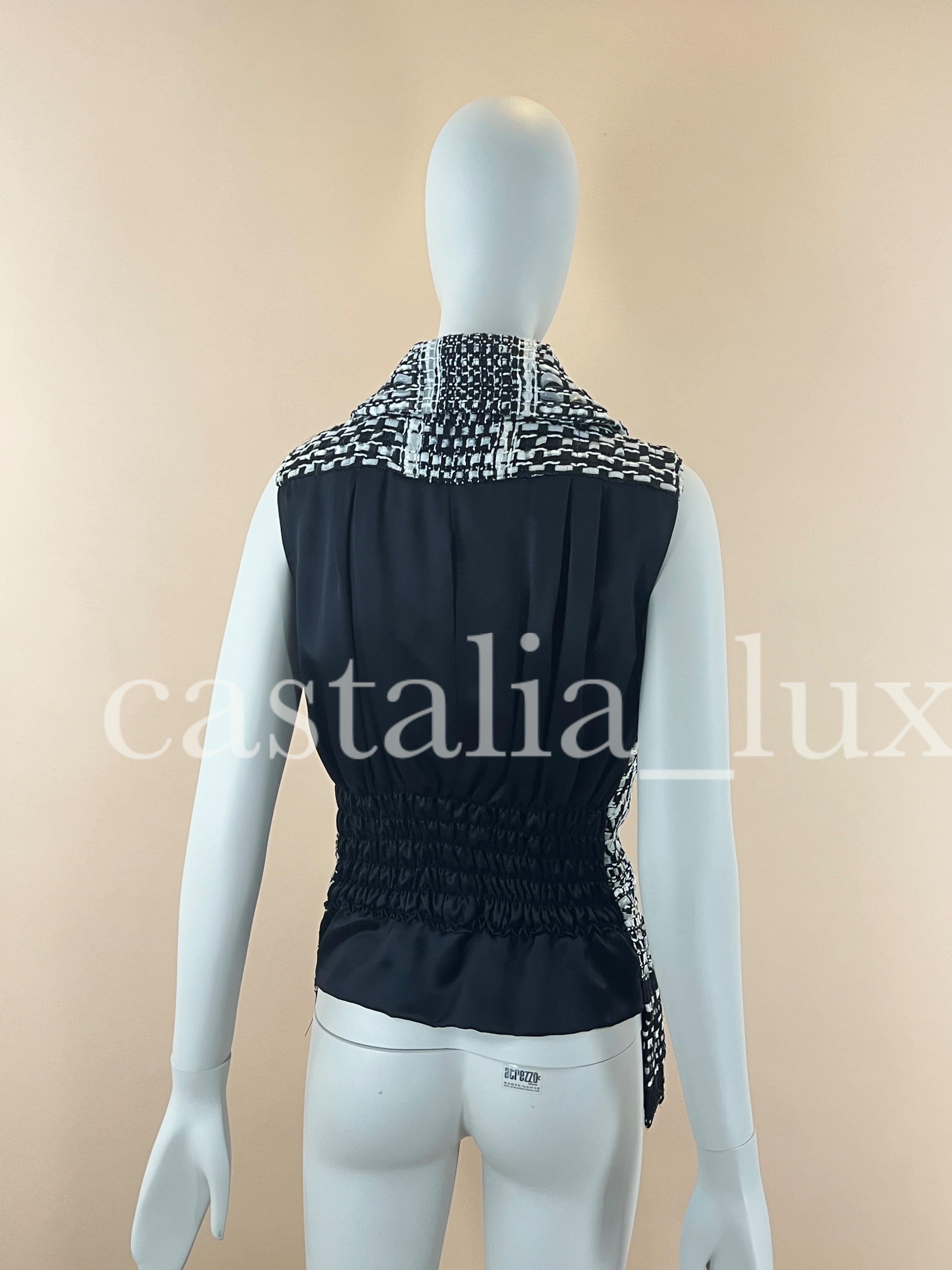Chanel Paris / Dubai Ribbon Tweed Vest For Sale 3