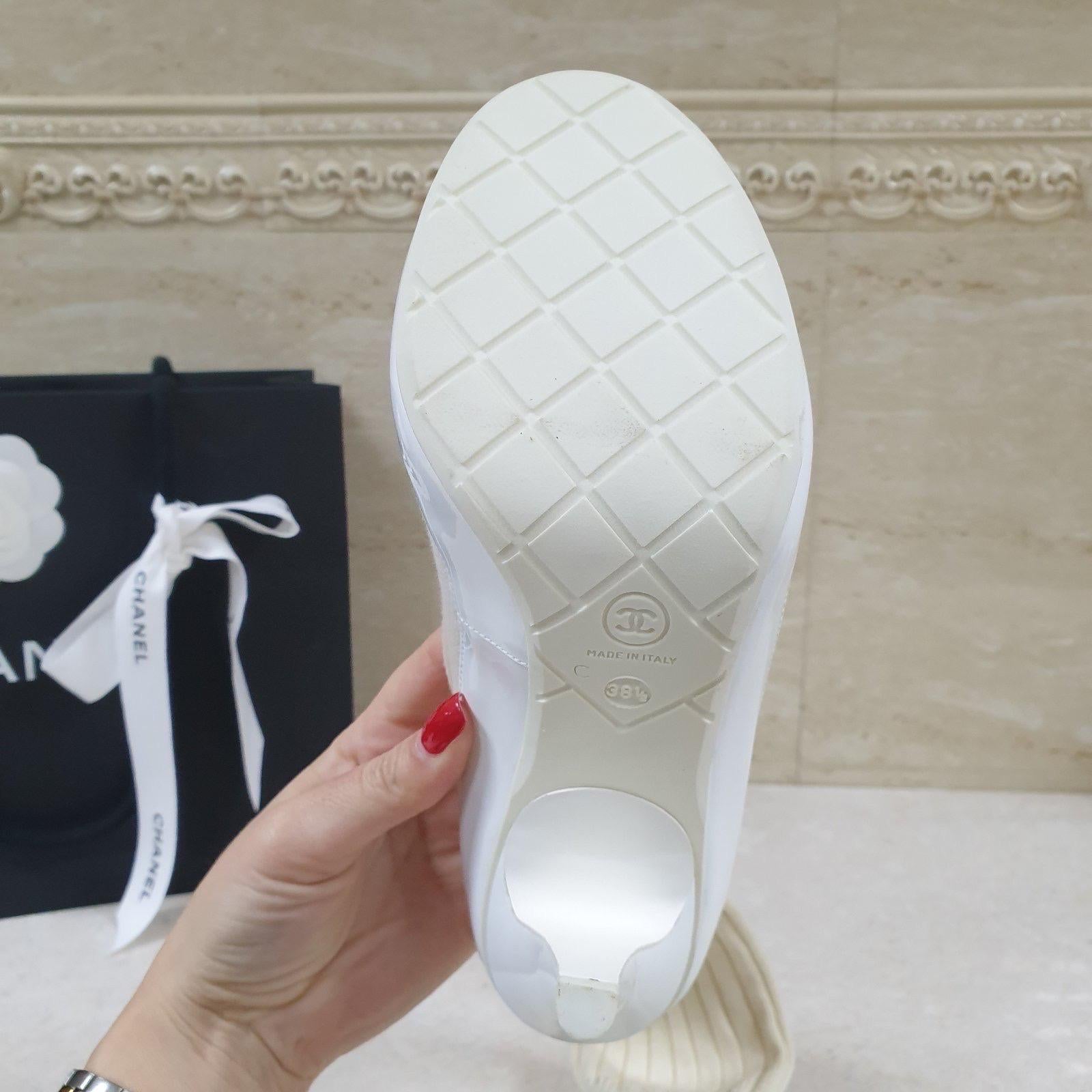 CHANEL Paris Dubai White Patent Leather Knitted Pumps Heels 3
