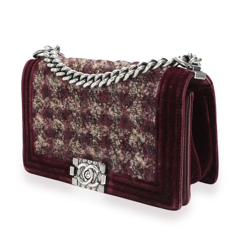 Chanel Paris-Édimbourg Burgundy Quilted Velvet & Tweed Old Medium Boy Bag For Sale 1