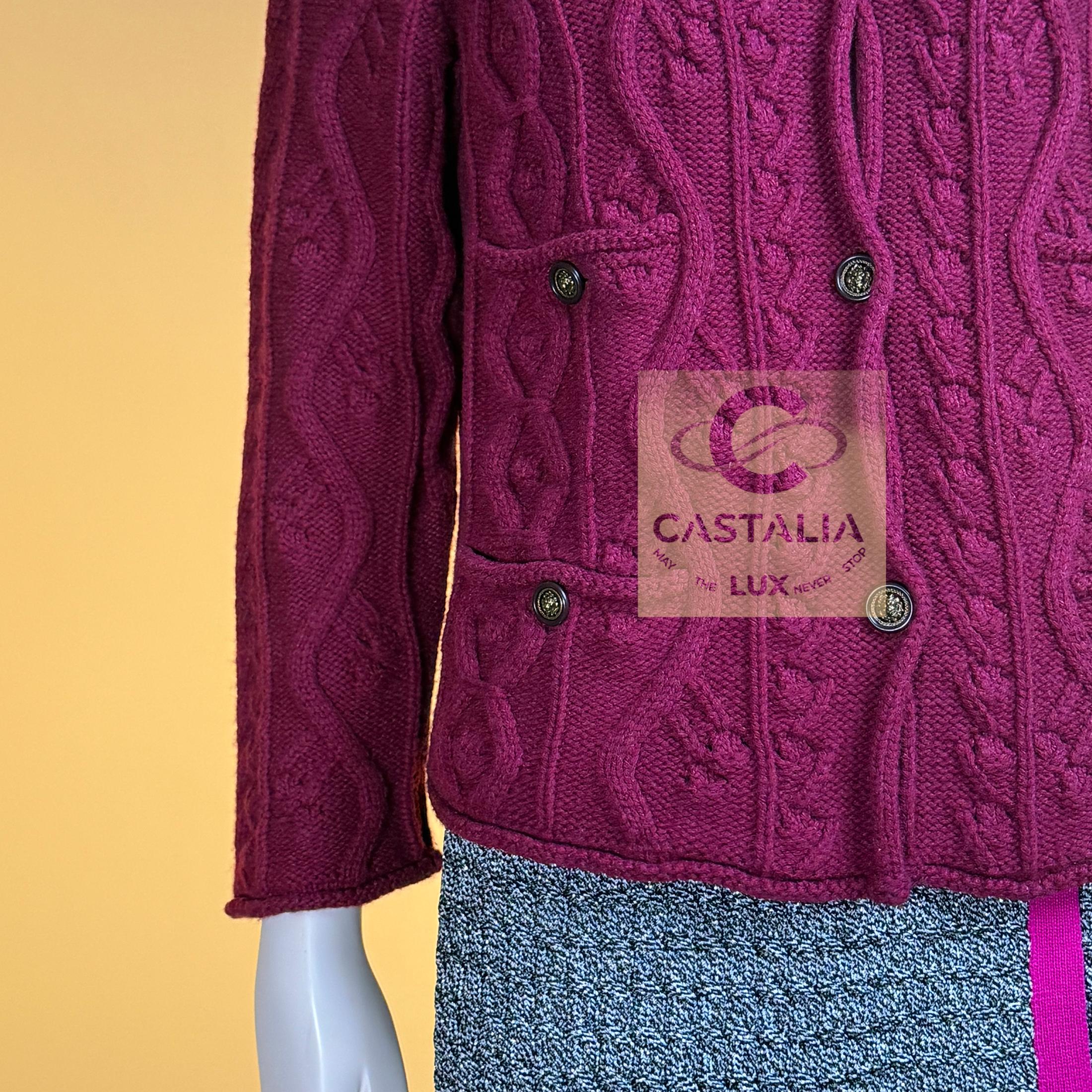 CHANEL París / Edimburgo Chaqueta de cachemira con broche de cardo 40 FR en venta 9