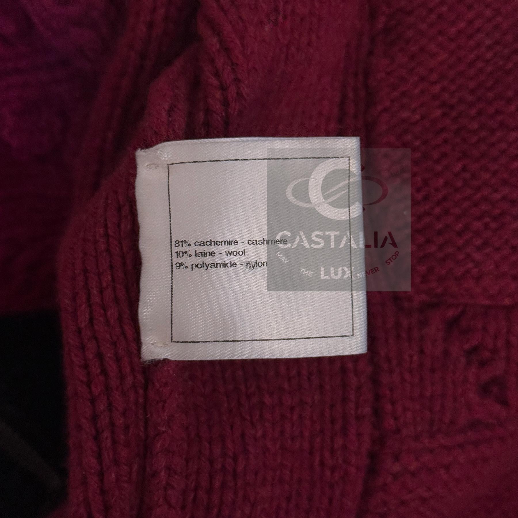 CHANEL París / Edimburgo Chaqueta de cachemira con broche de cardo 40 FR en venta 13