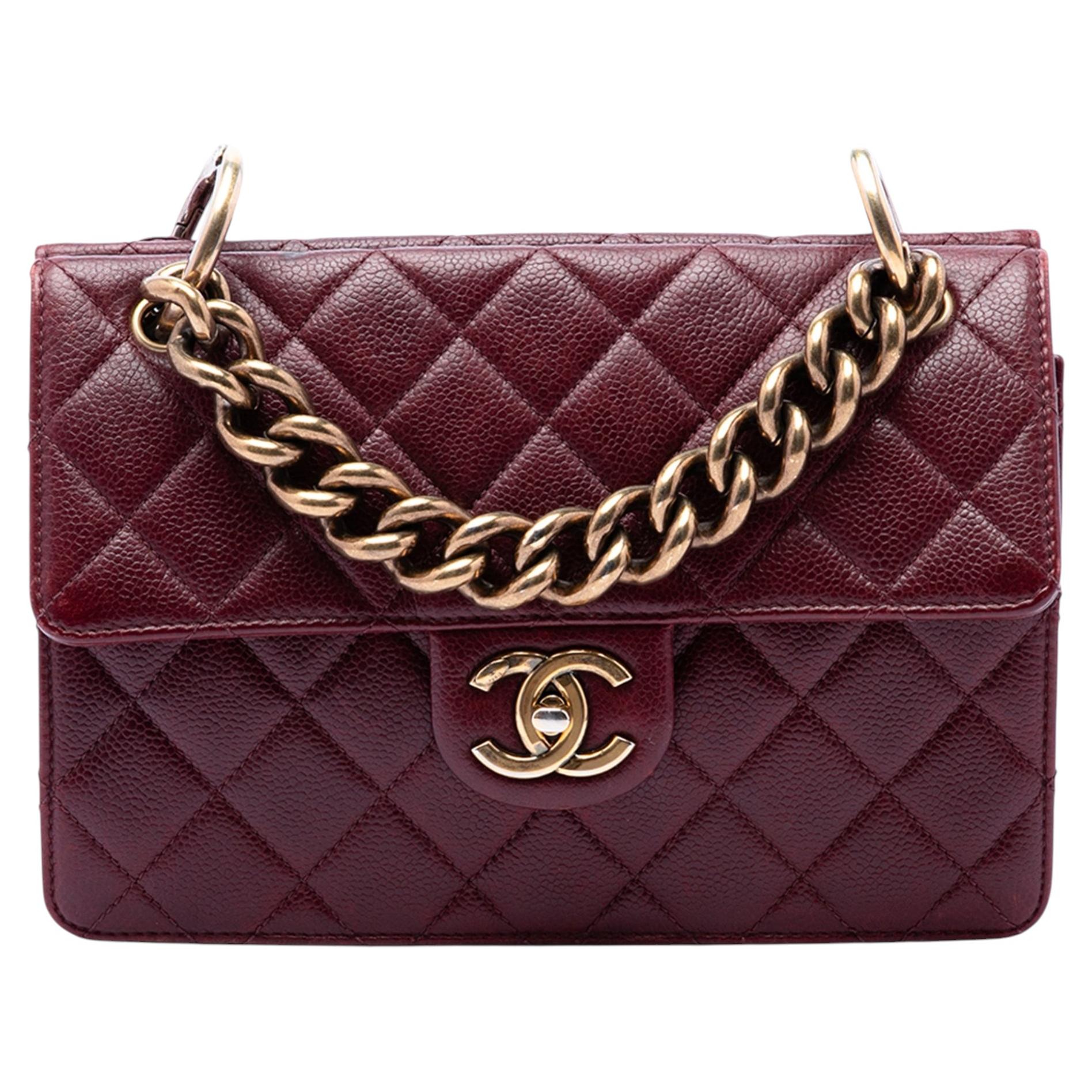 Sac à rabat « Caviar » bordeaux Chanel collection Paris-Édimbourg 2013-2014
