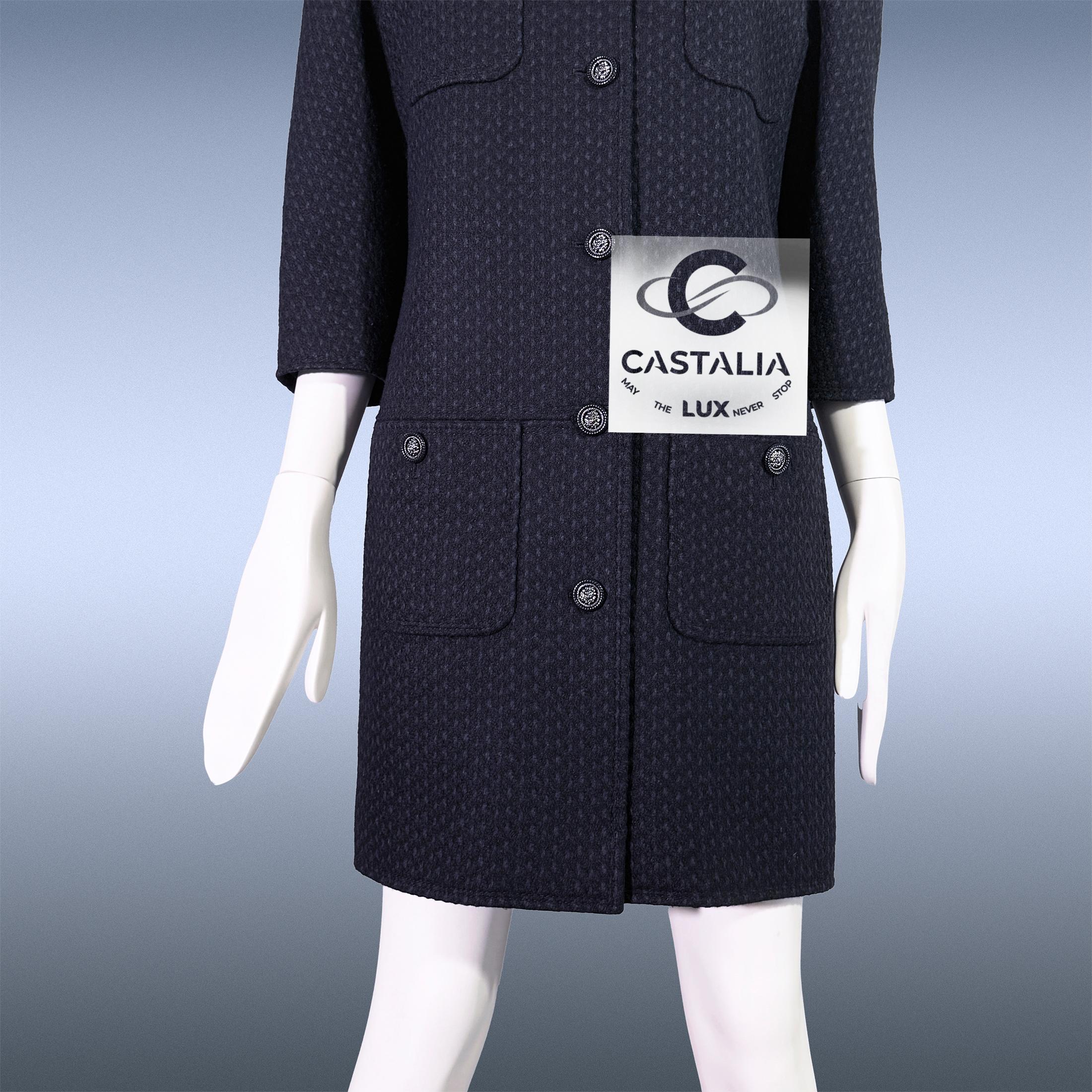 CHANEL Paris / Edinburgh CC Lion Button Tweed Mantel 38 FR im Angebot 6