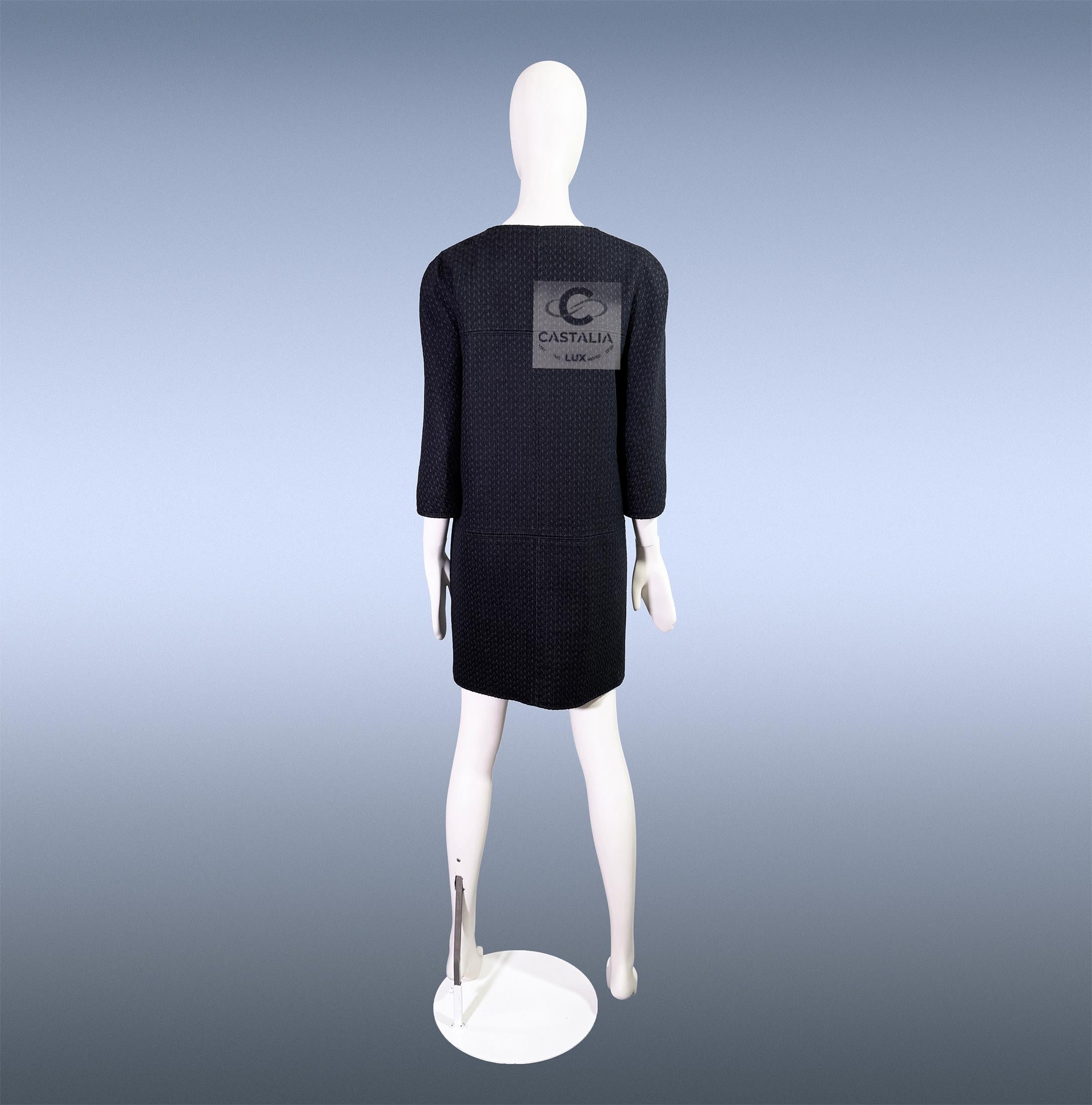 CHANEL Paris / Edinburgh CC Lion Button Tweed Coat 38 FR For Sale 9