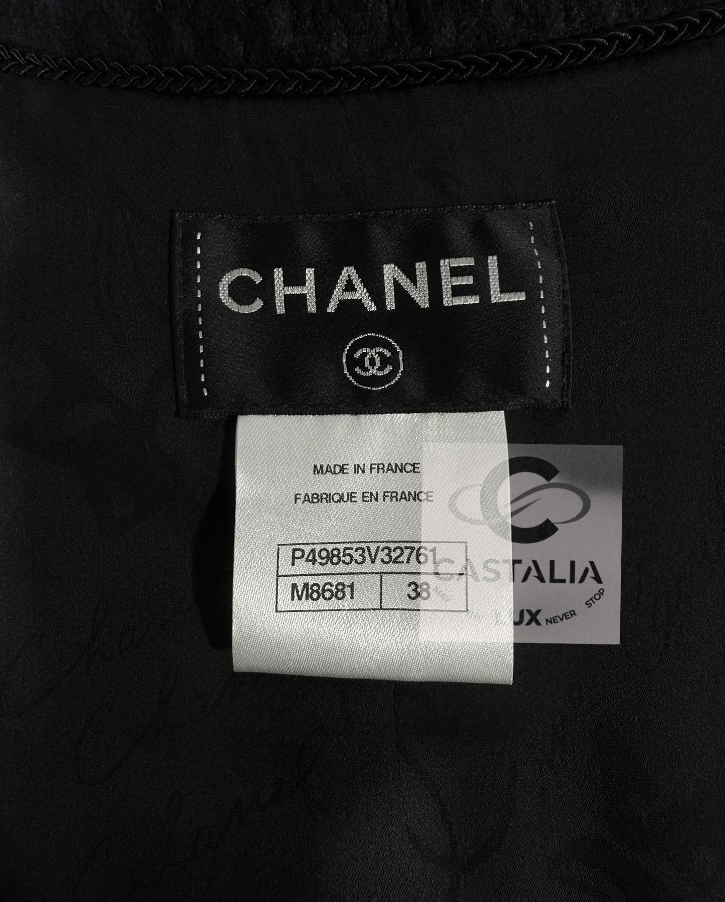 CHANEL Paris / Edinburgh CC Lion Button Tweed Coat 38 FR For Sale 10