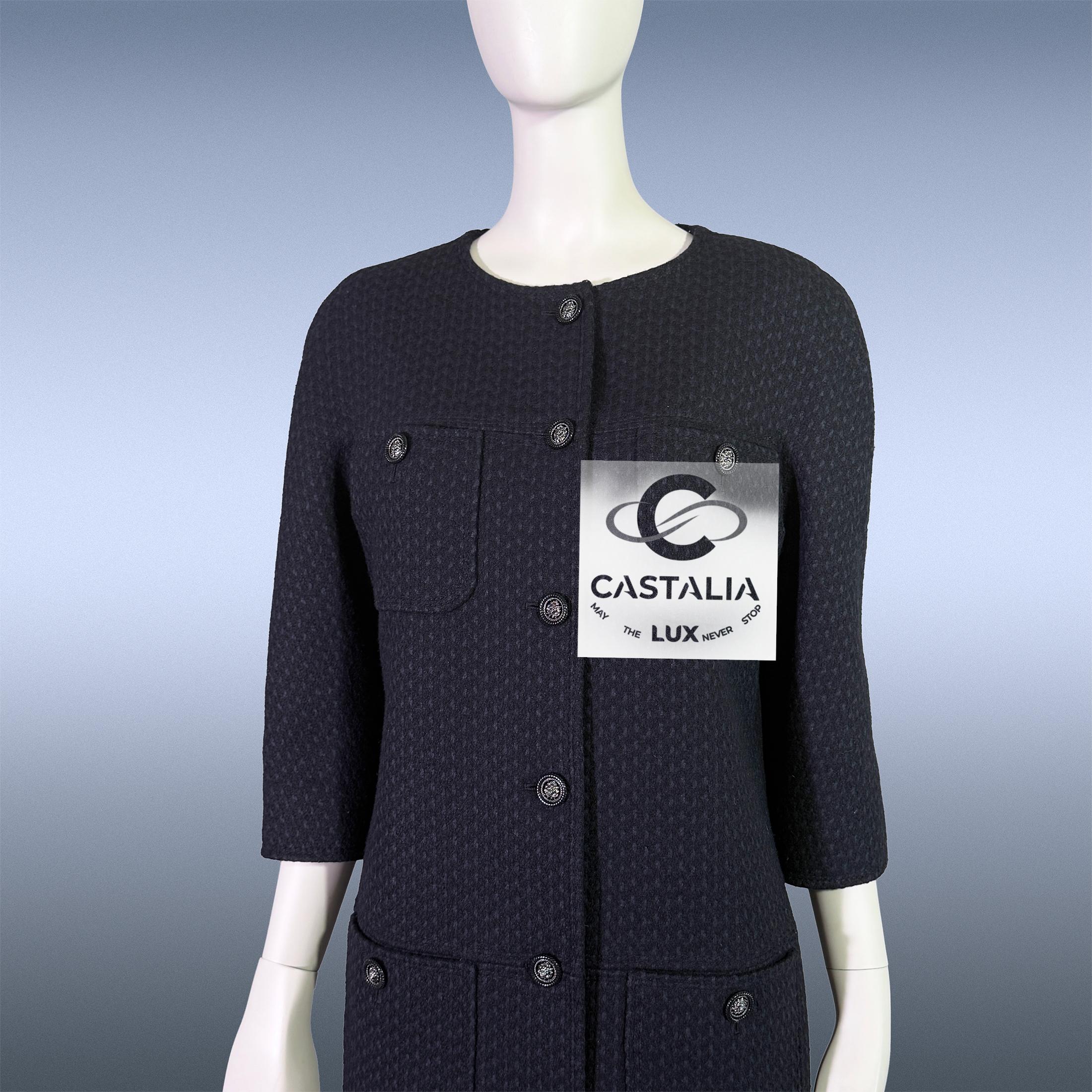 CHANEL Paris / Edinburgh CC Lion Button Tweed Mantel 38 FR im Angebot 2