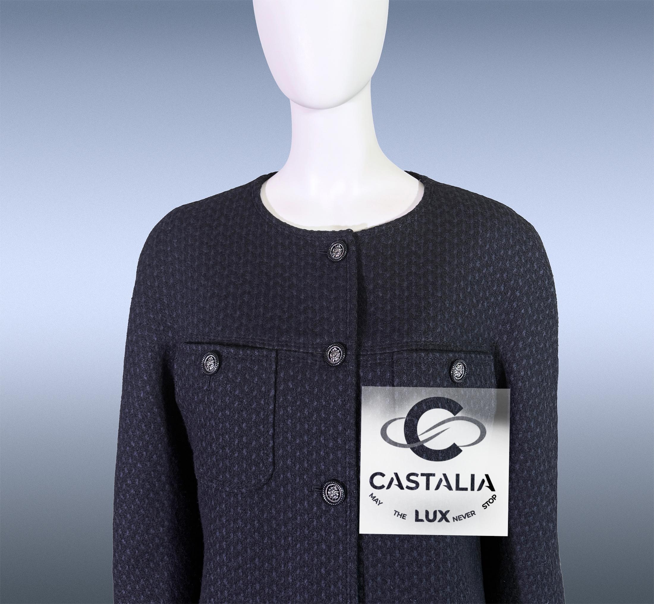 CHANEL Paris / Edinburgh CC Lion Button Tweed Mantel 38 FR im Angebot 3