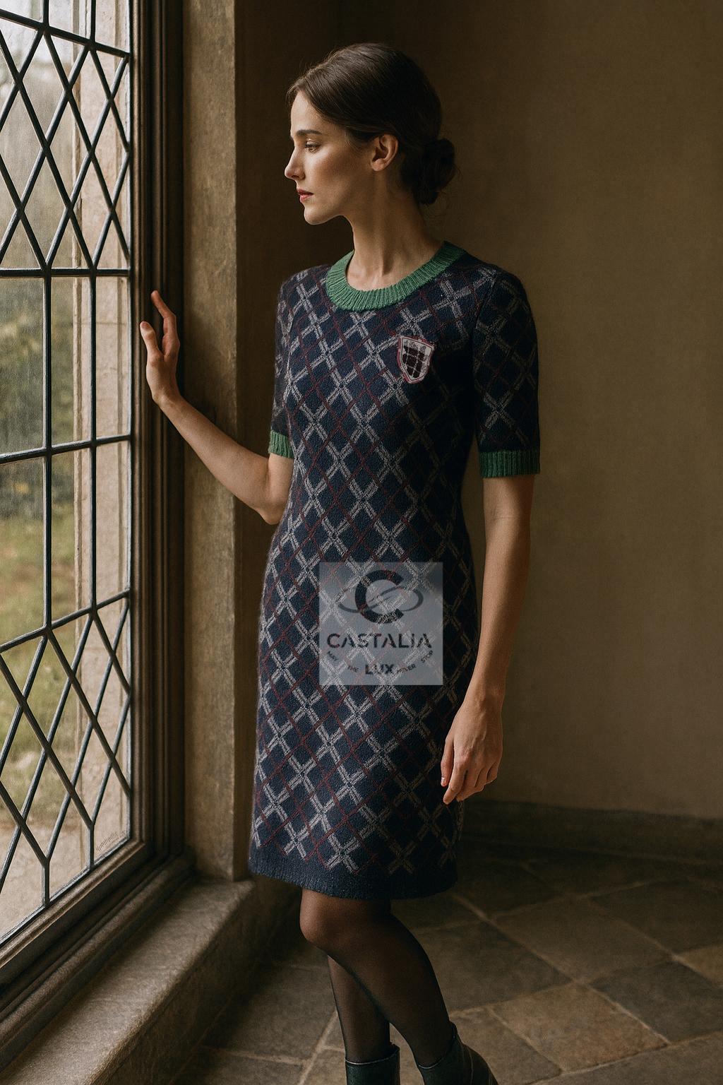 Chanel Paris / Edinburgh CC Patch Tartan Kleid 40 FR (Schwarz) im Angebot