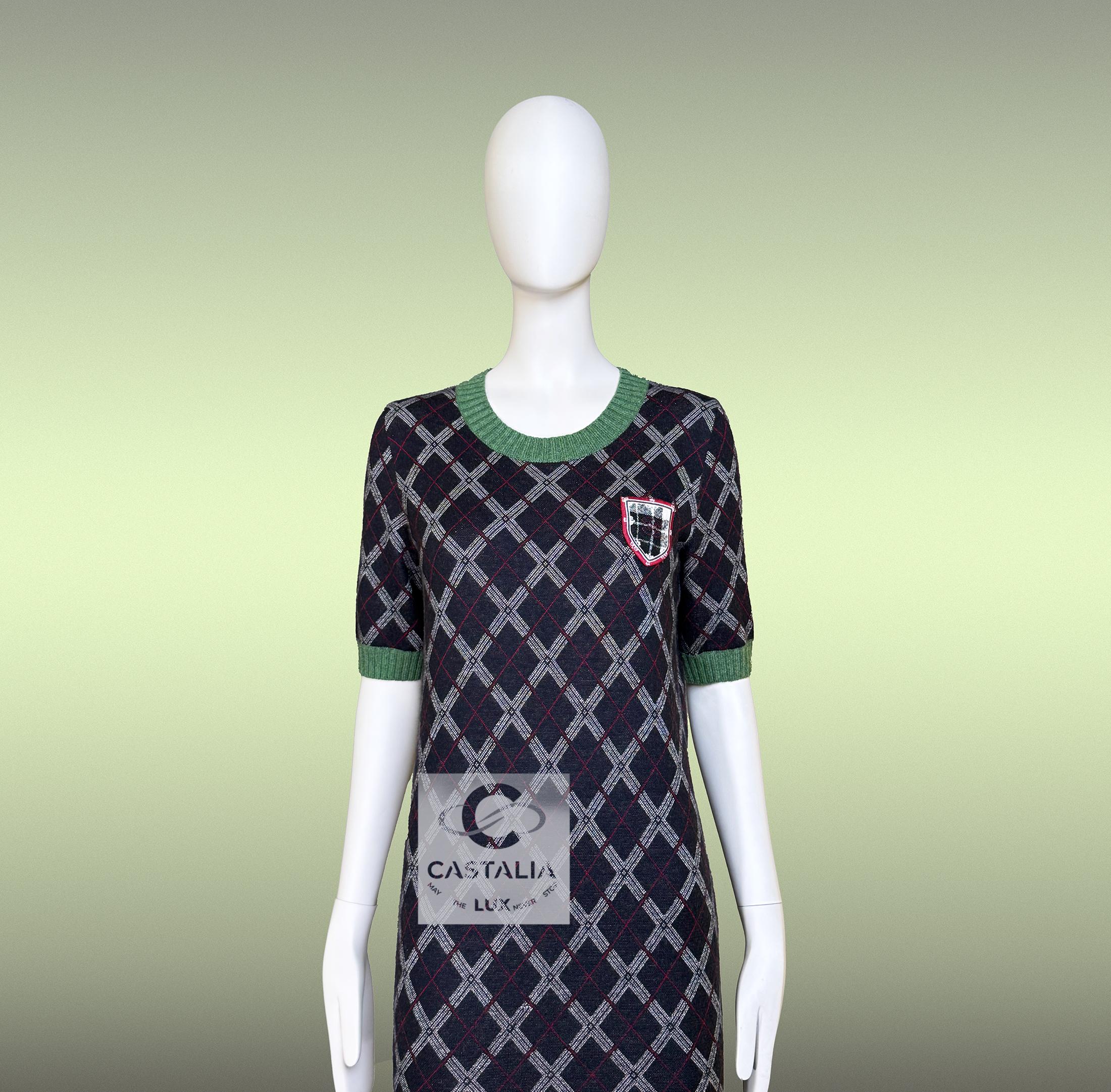 Chanel Paris / Edinburgh CC Patch Tartan Kleid 40 FR für Damen oder Herren im Angebot