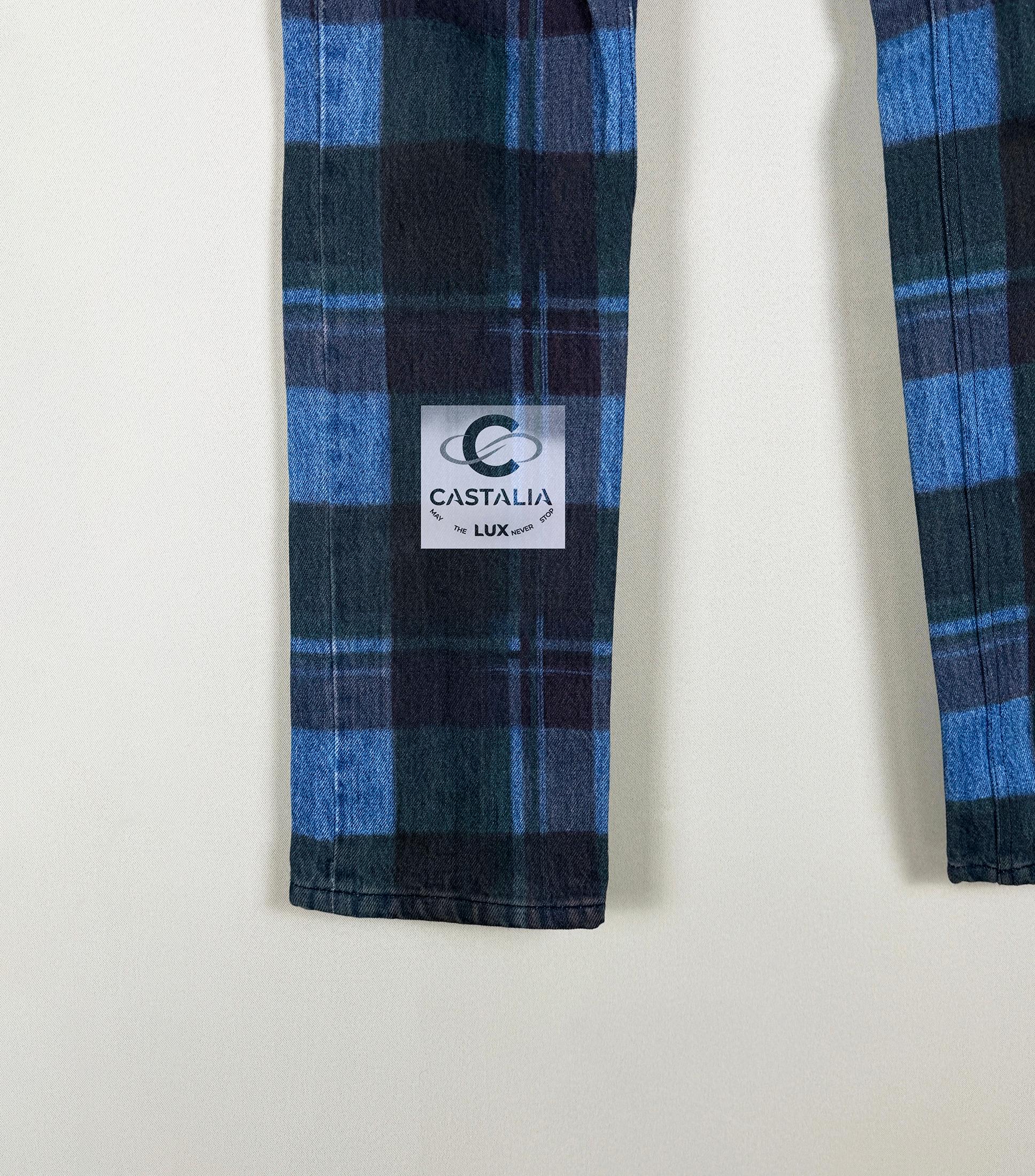 CHANEL París / Edimburgo Coleccionistas Vaqueros de tartán 36 FR en venta 4