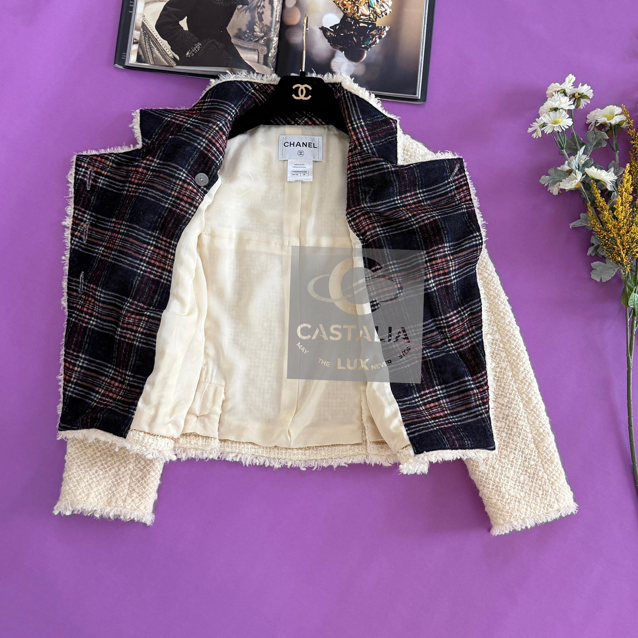 Chanel Paris / Edinburgh Ecru Tartan-Tweedjacke aus Tweed 38 FR im Angebot 7