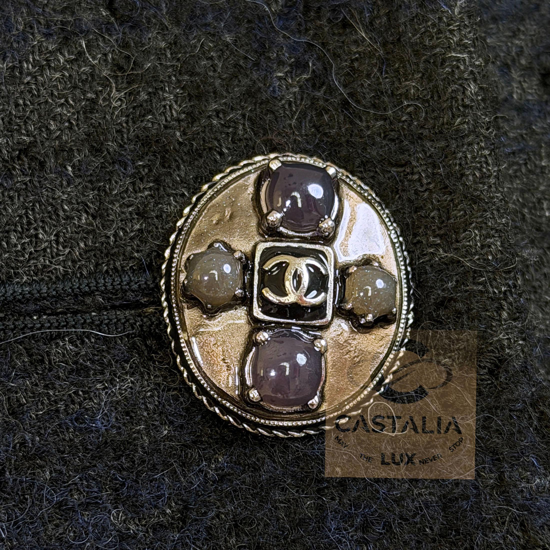 CHANEL París / Edimburgo Abrigo de tweed con botones de tartán Gripoix 36 FR en venta 5