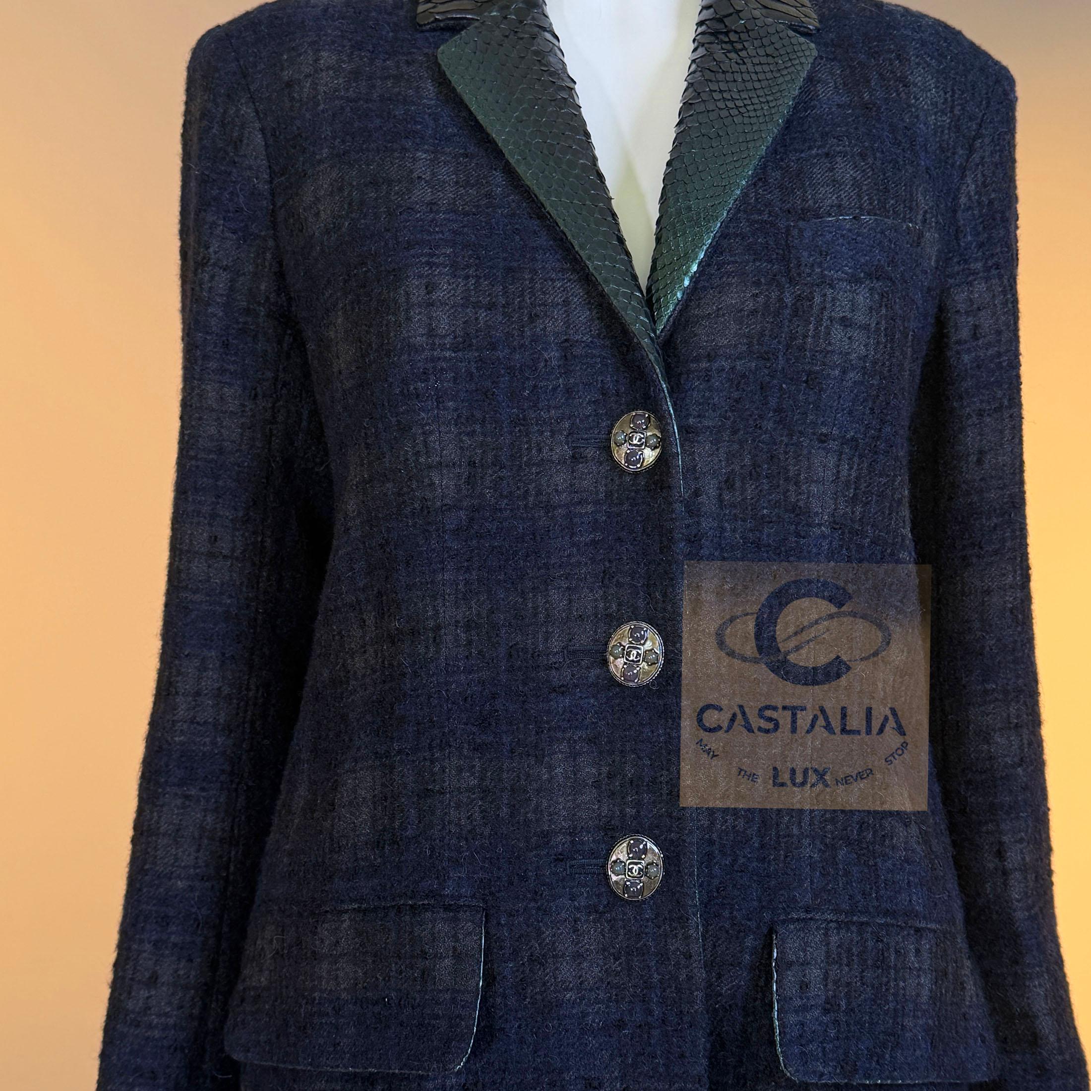 CHANEL París / Edimburgo Abrigo de tweed con botones de tartán Gripoix 36 FR en venta 7