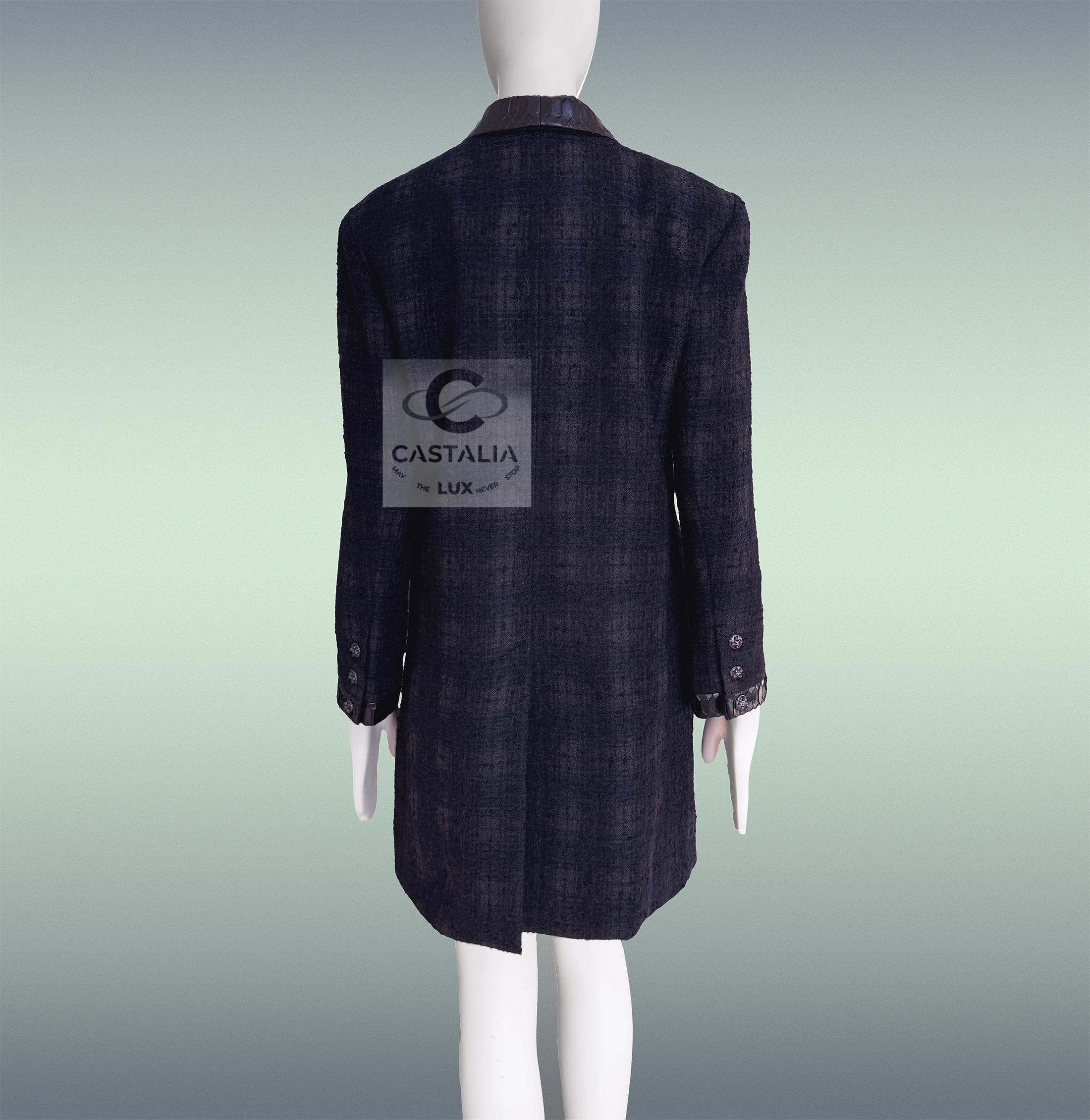 Chanel Paris / Edinburgh Gripoix Buttons Tartan Tweed Coat 36 FR en vente 8
