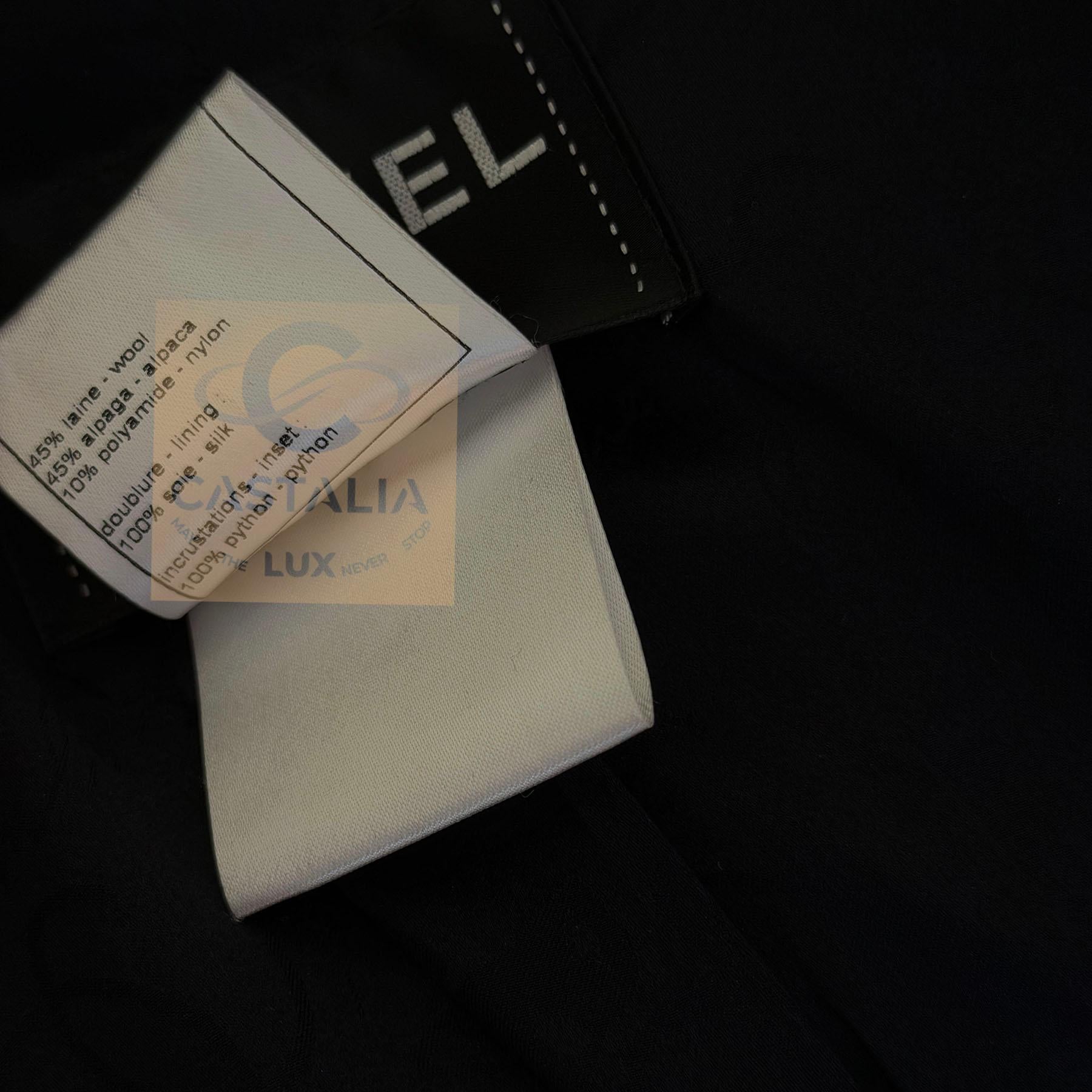 CHANEL París / Edimburgo Abrigo de tweed con botones de tartán Gripoix 36 FR en venta 14