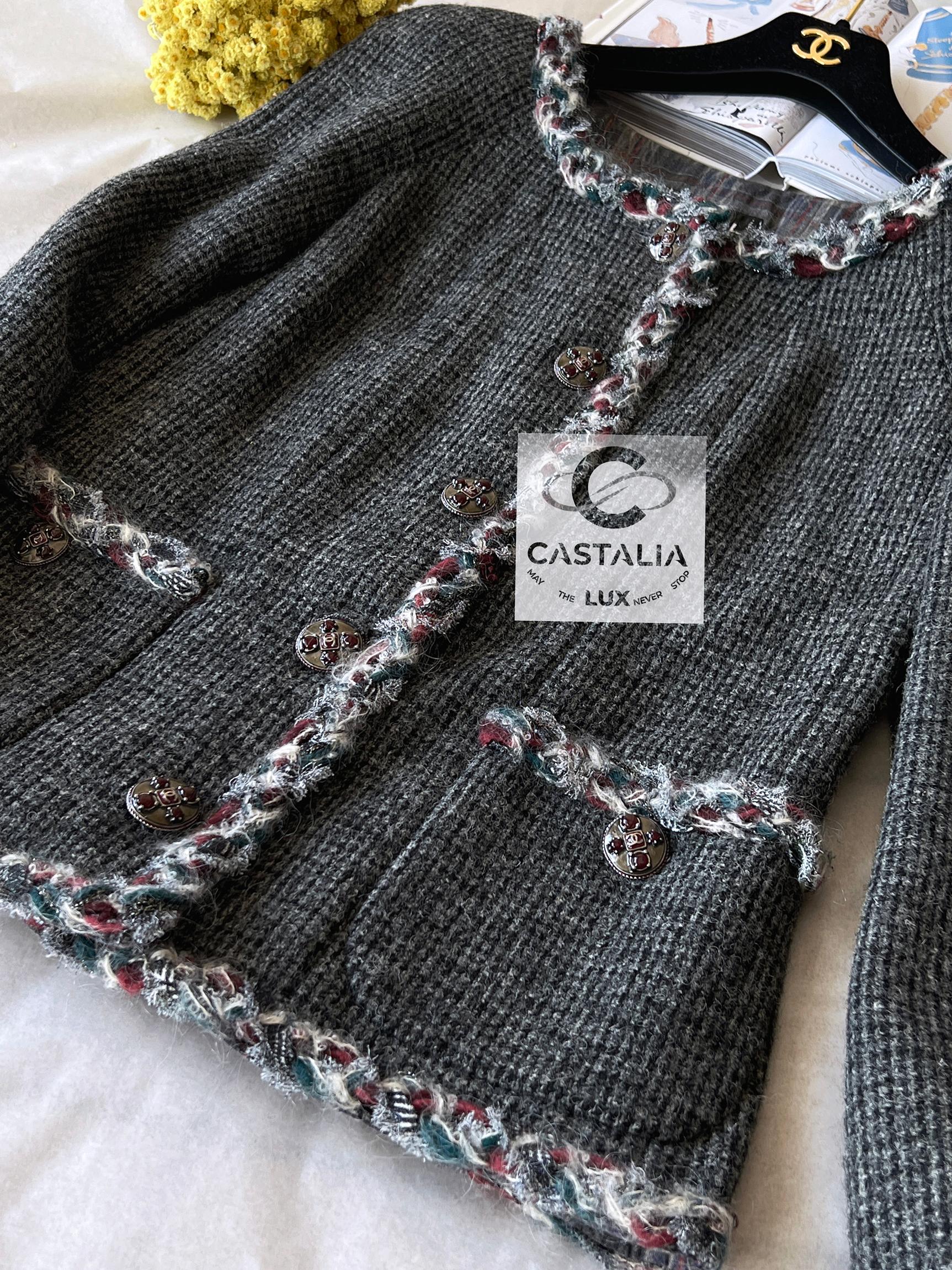Chanel Paris / Edinburgh Gripoix Buttons Tweed Jacket 1