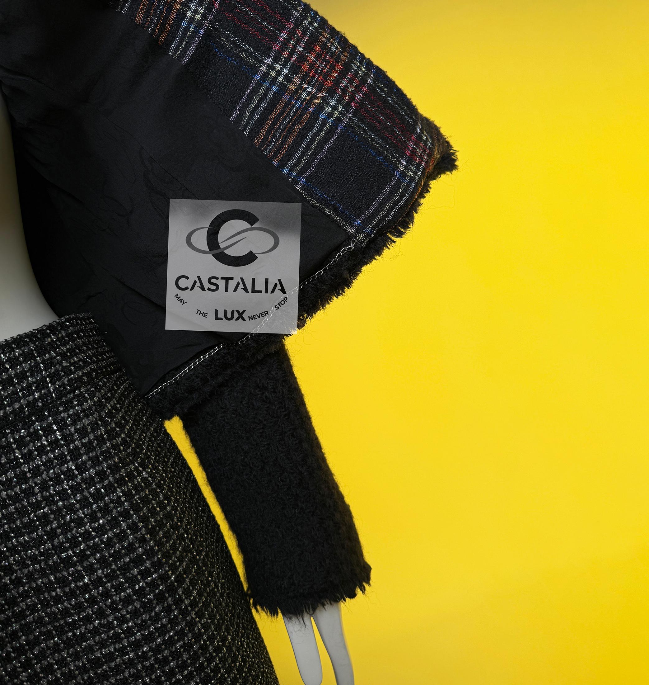 Chanel Paris / Edinburgh Icon Giacca di tweed nero 38 FR in vendita 11
