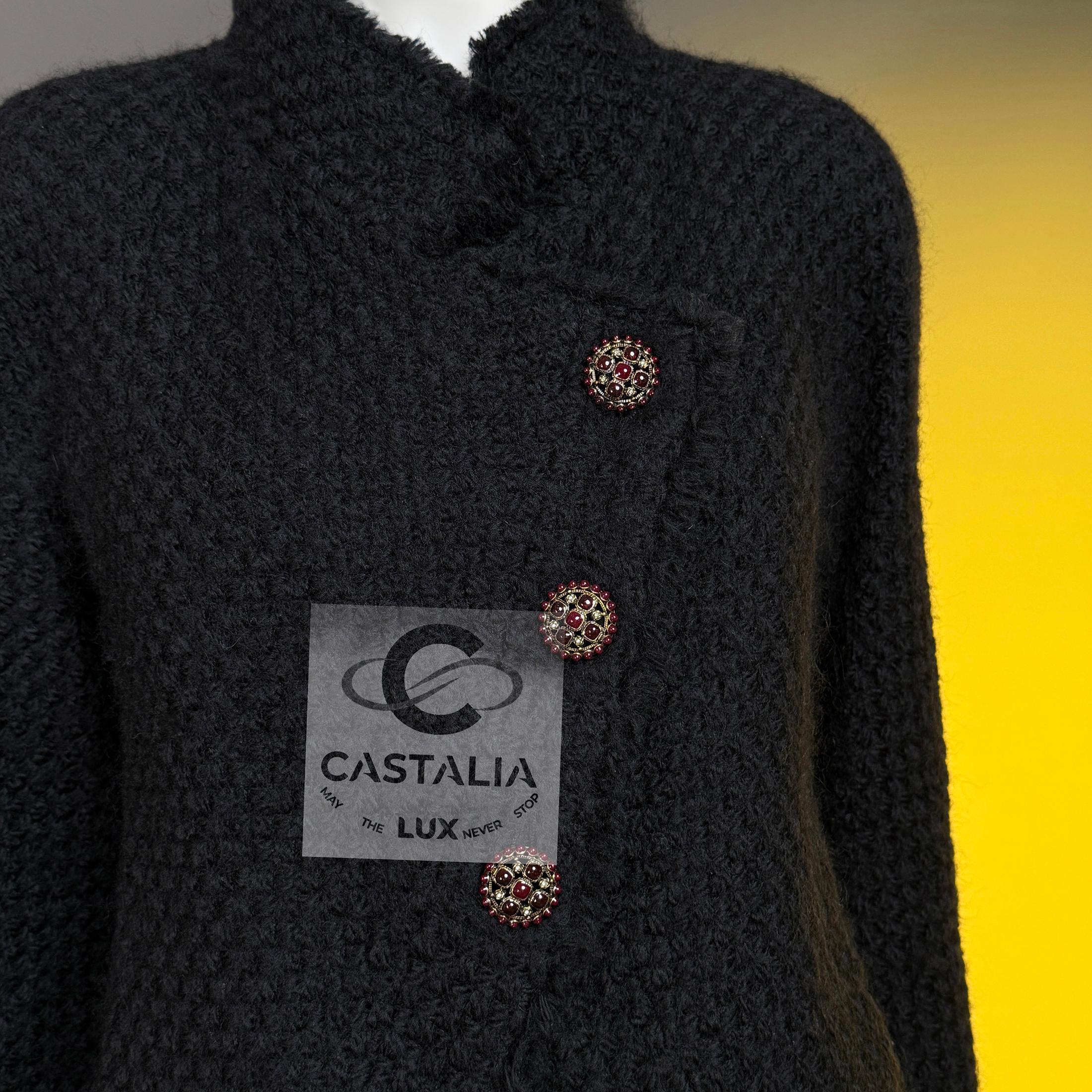 CHANEL Paris / Edinburgh Icon Black Tweed Jacket 38 FR For Sale 11