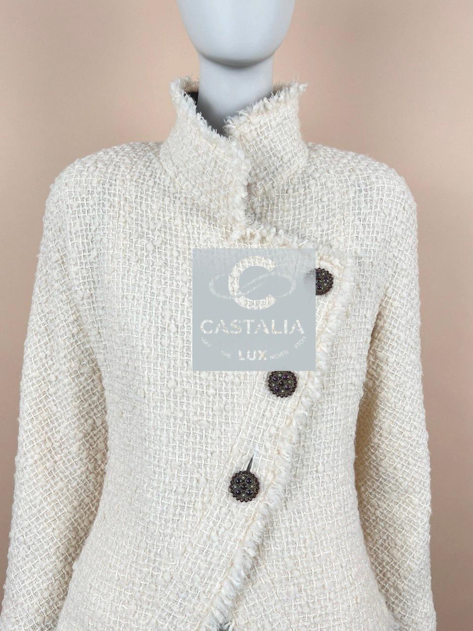 Chanel Paris / Edinburgh Iconic Ecru & Tartan Tweed jacket For Sale 5
