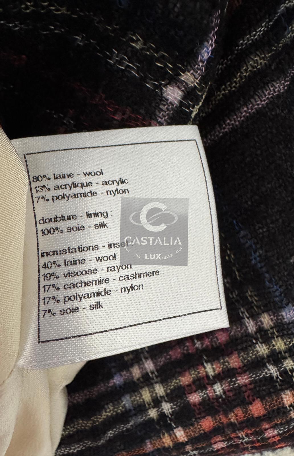 Chanel Paris / Edinburgh Iconic Ecru & Tartan Tweed jacket For Sale 11