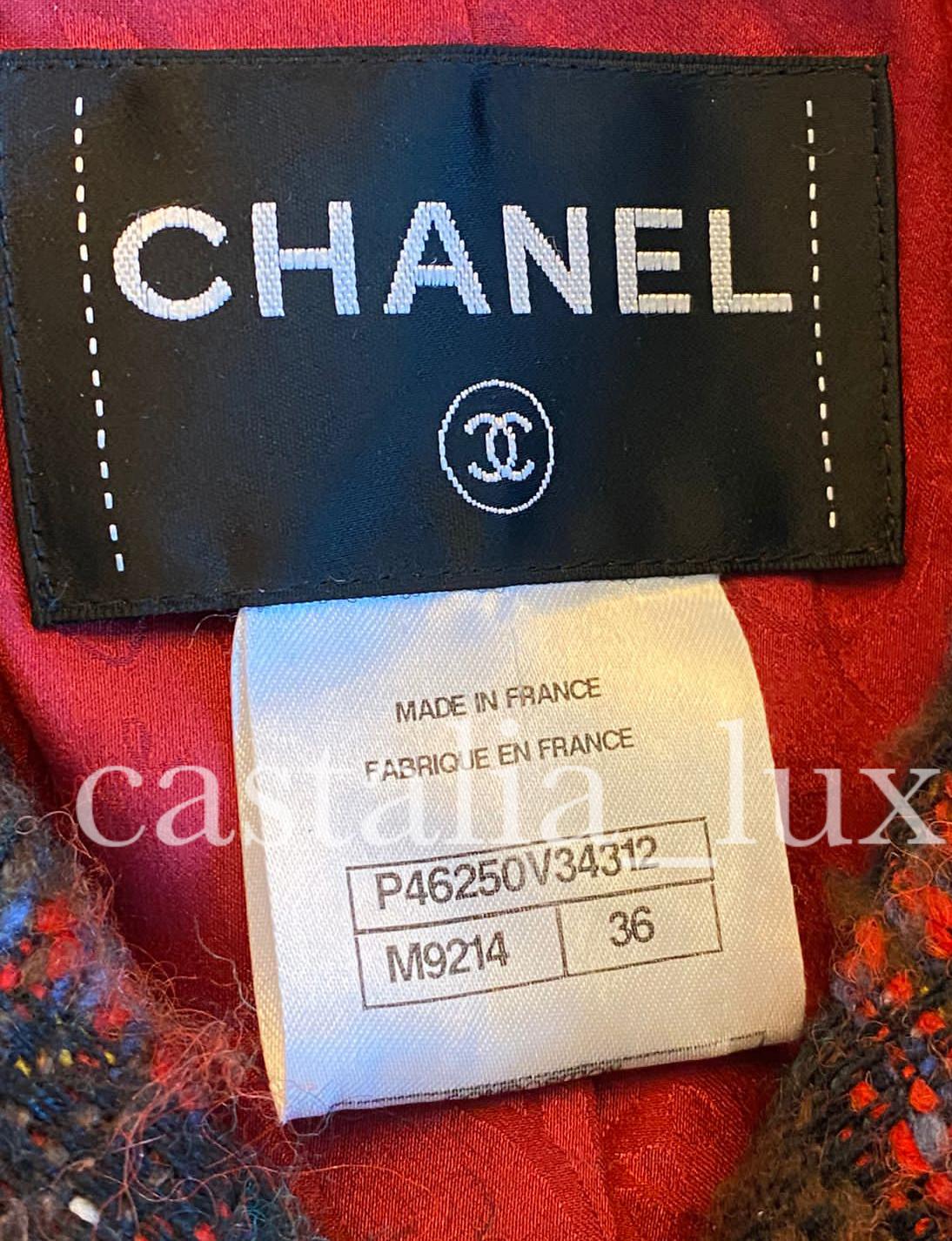 Chanel Paris / Edinburgh Juwel Gripoix Buttons Tweed-Mantel mit Knöpfen im Angebot 11