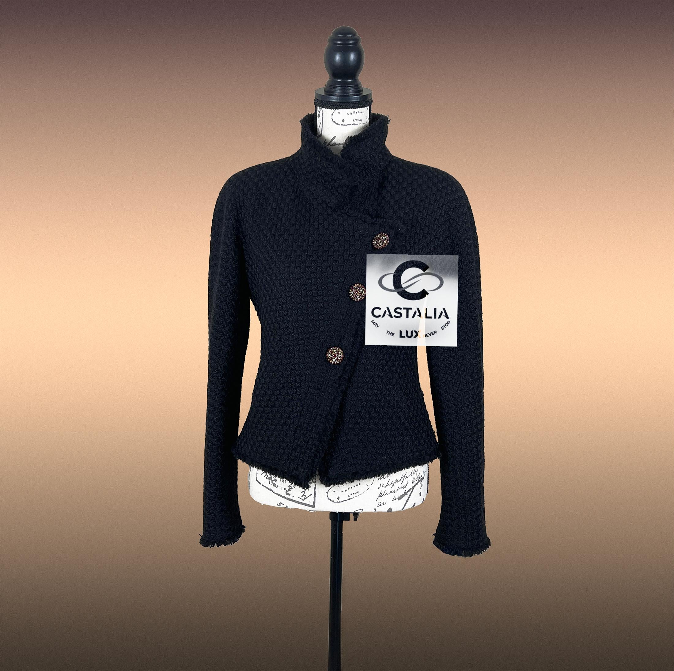 CHANEL Paris / Edinburgh Masterpiece Tweed Jacket 40 FR For Sale 3